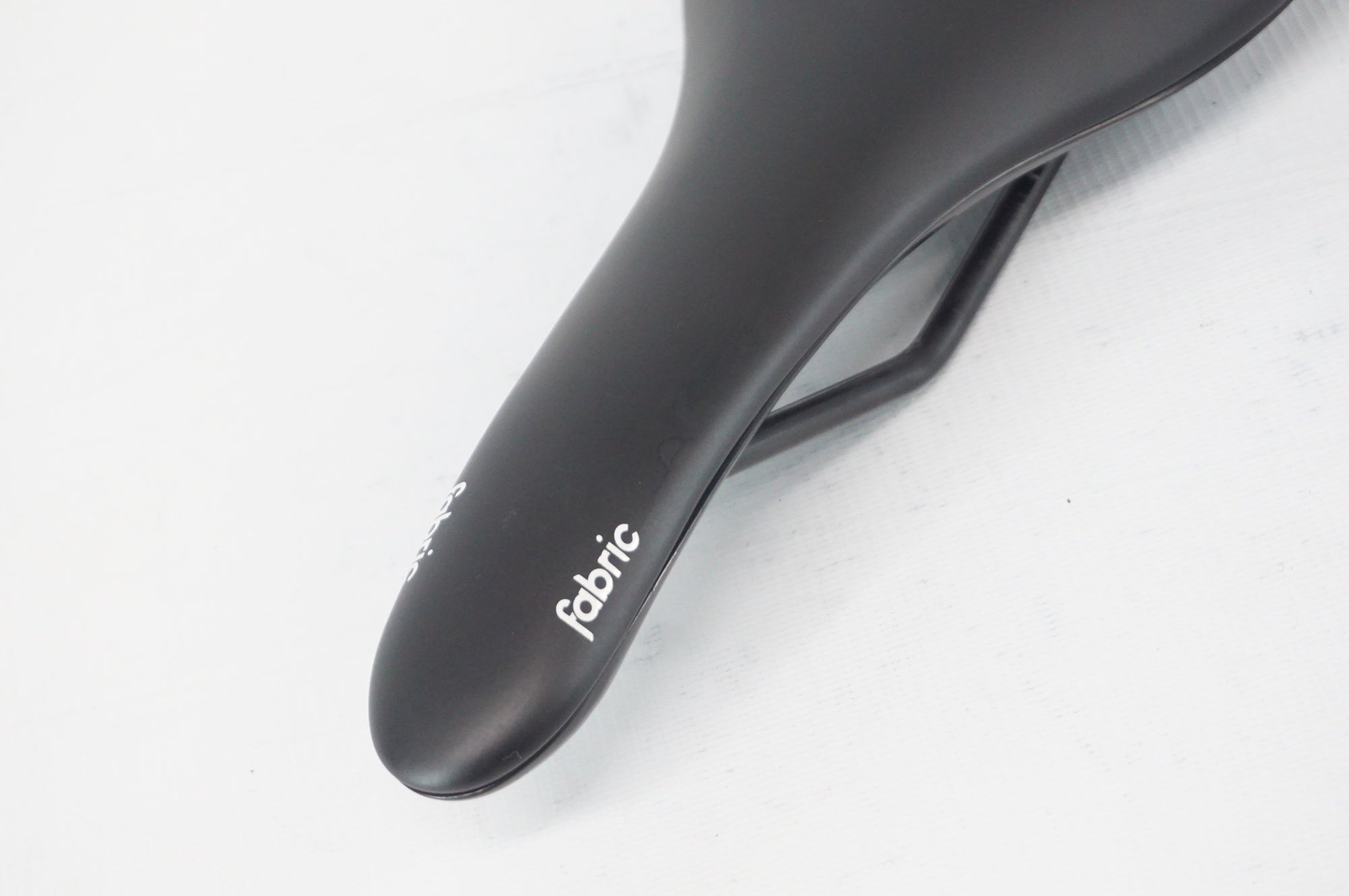 FABRIC 「ファブリック」 SCOOP サドル / 阪急塚口店