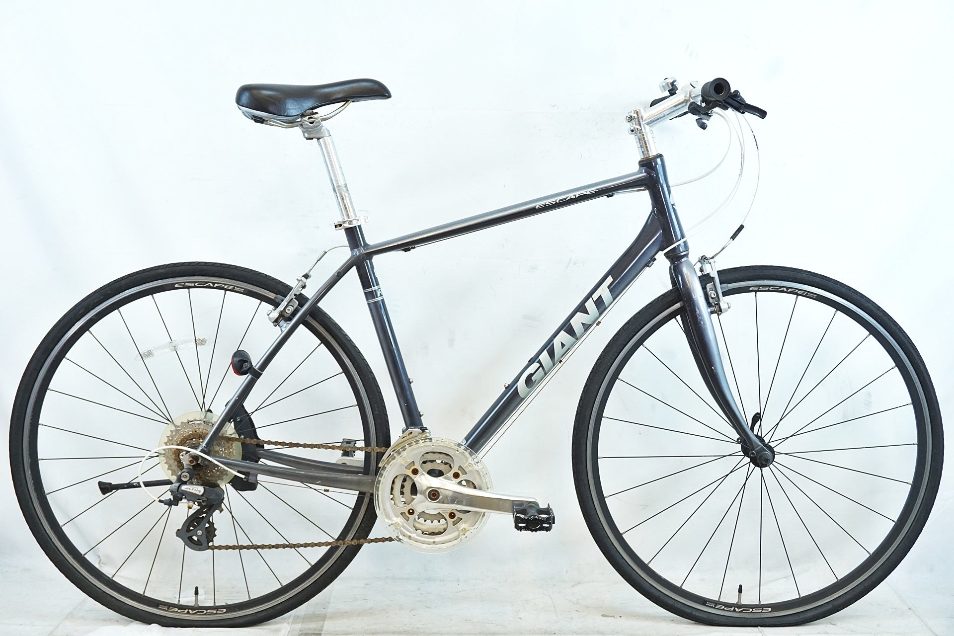 Giant Escape R3 2018？　ブラックトーン　中古　Sサイズ ジャンク GIANT 「ジャイアント」 ESCAPE R3 2018年モデル クロス