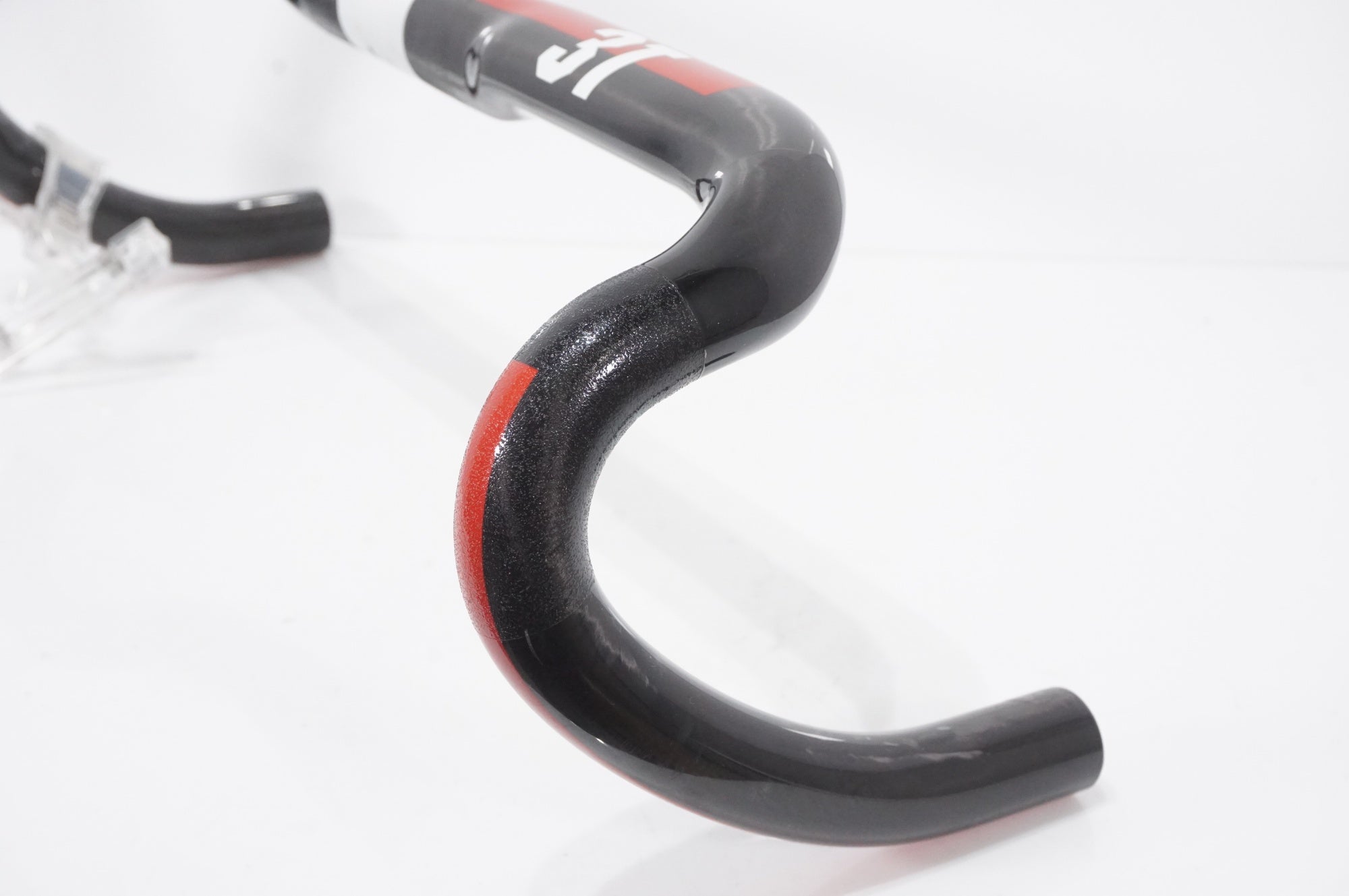 3T 「スリーティー」 ERGONOVA TEAM φ31.8 420mm カーボンハンドル / AKIBA店