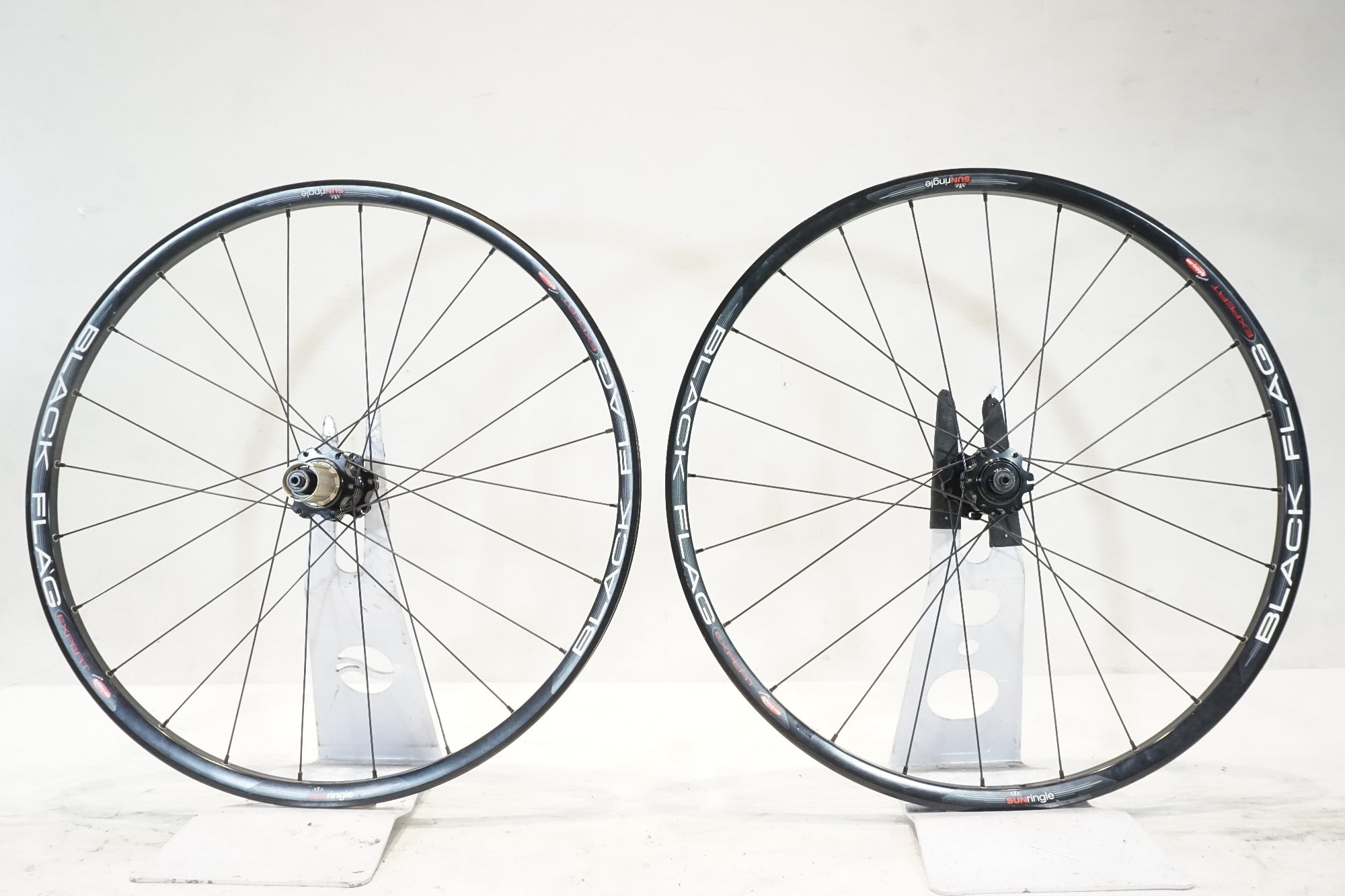 SUN RINGLE 「サンリングル」 BLACK FLAG EXPERT シマノ10速 ホイールセット / 横浜戸塚店
