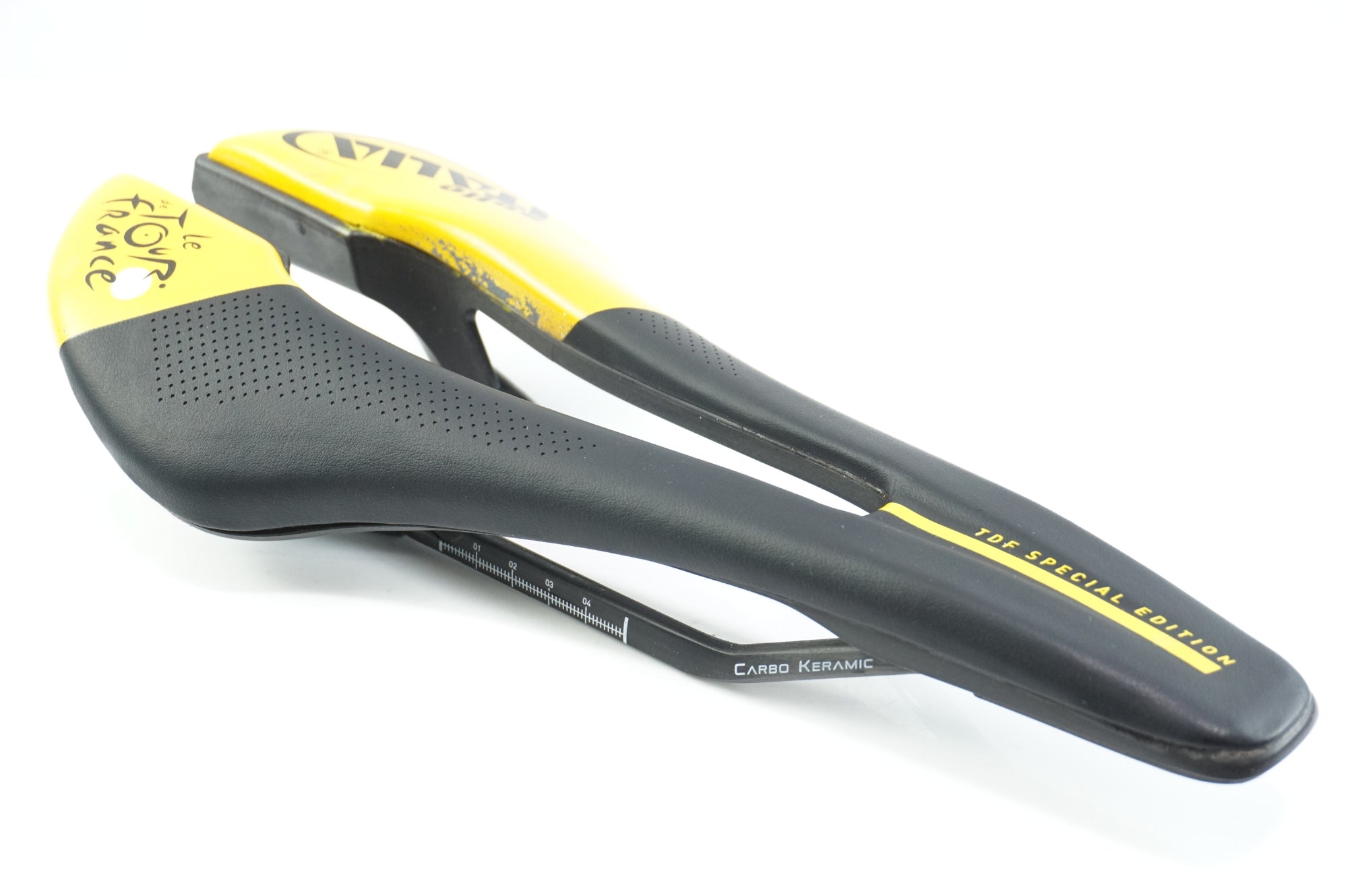 SELLE ITALIA 「セライタリア」 SP-01 SUPER FLOW KIT CARBONIO TDF EDITION サドル / 中目黒店