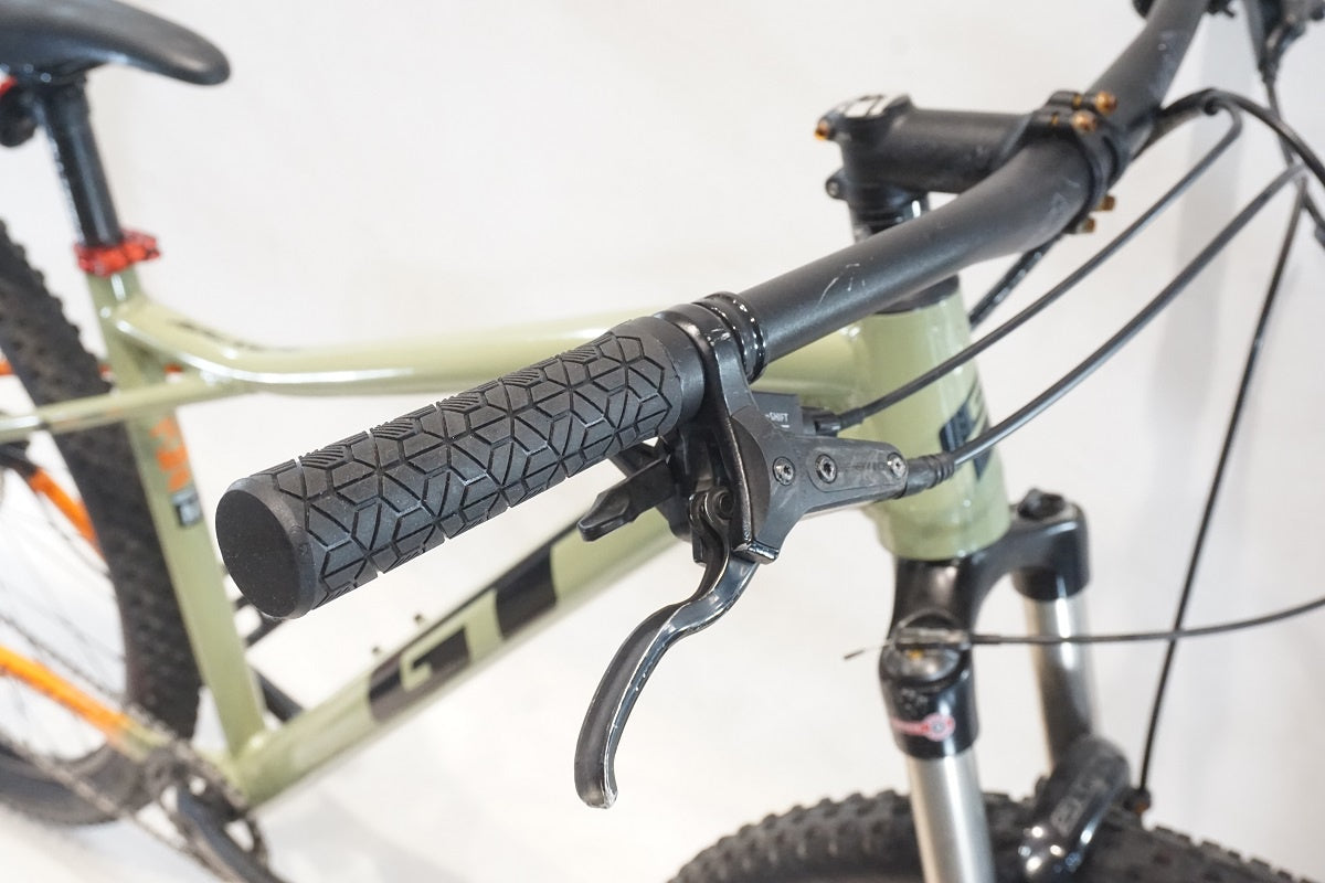 GT 「ジーティー」 AVALANCHE ELITE 2022年モデル マウンテンバイク / 横浜戸塚店