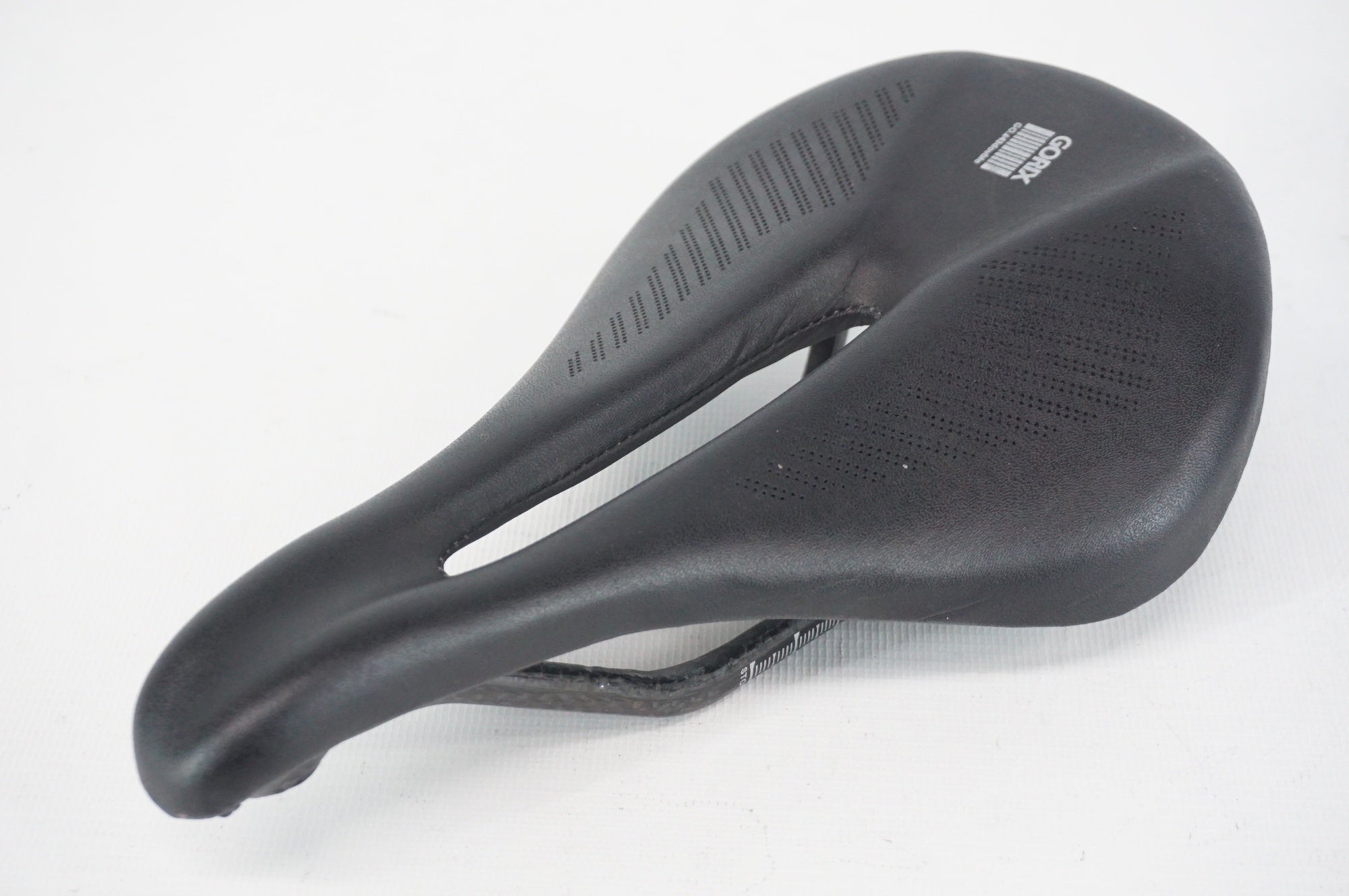 GORIX 「ゴリックス」 GO.643DOUBLE カーボン サドル / 阪急塚口店