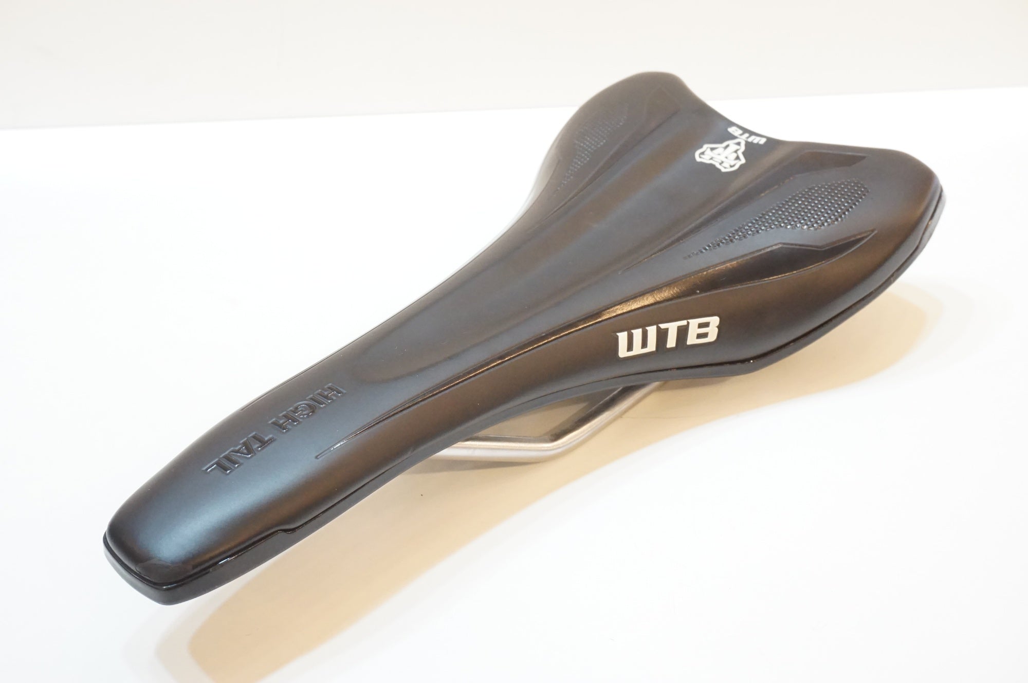 WTB 「ダブリューティービー」 HIGH TAIL PRO Sサイズ サドル / 浦和ベース