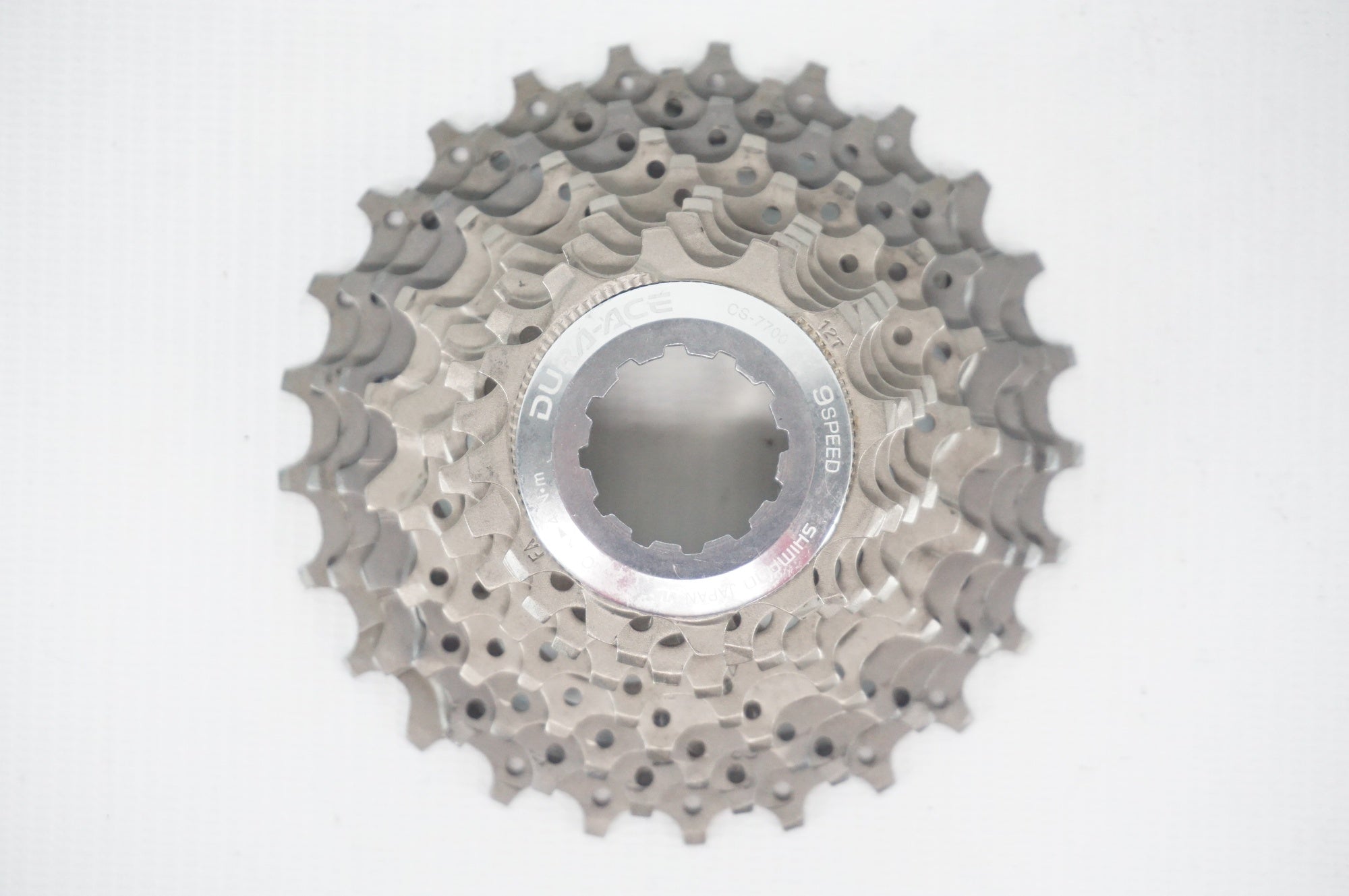 DURA-ACE 7700 9速スプロケット 12-27 新品から100km走行 SHIMANO 「シマノ」 DURA-ACE CS-7700 9S 12-25T スプロケット / 阪急