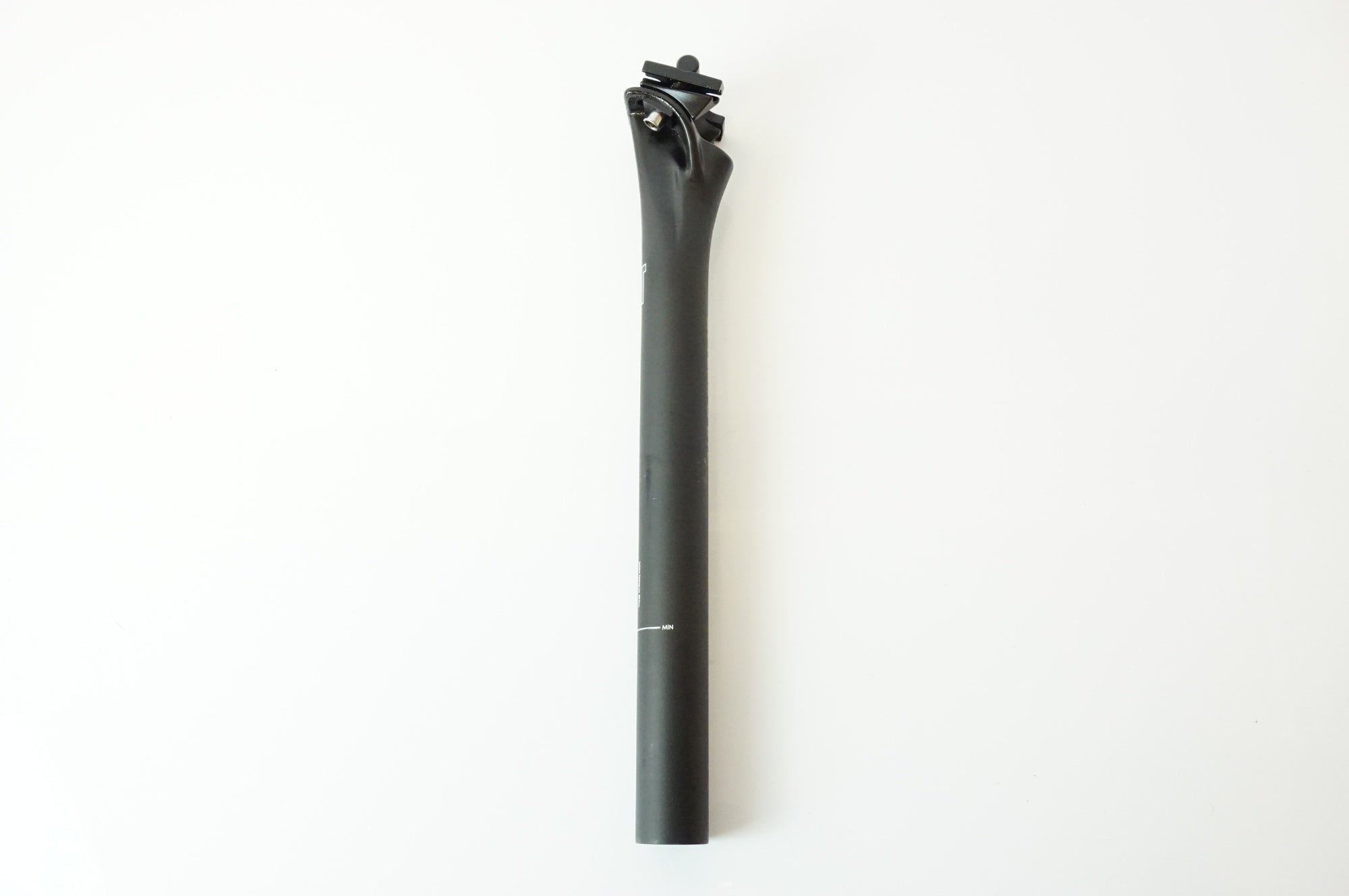 3T 「スリーティー」 STYLUS 0 LTD φ31.6 350mm シートポスト / 浜松店