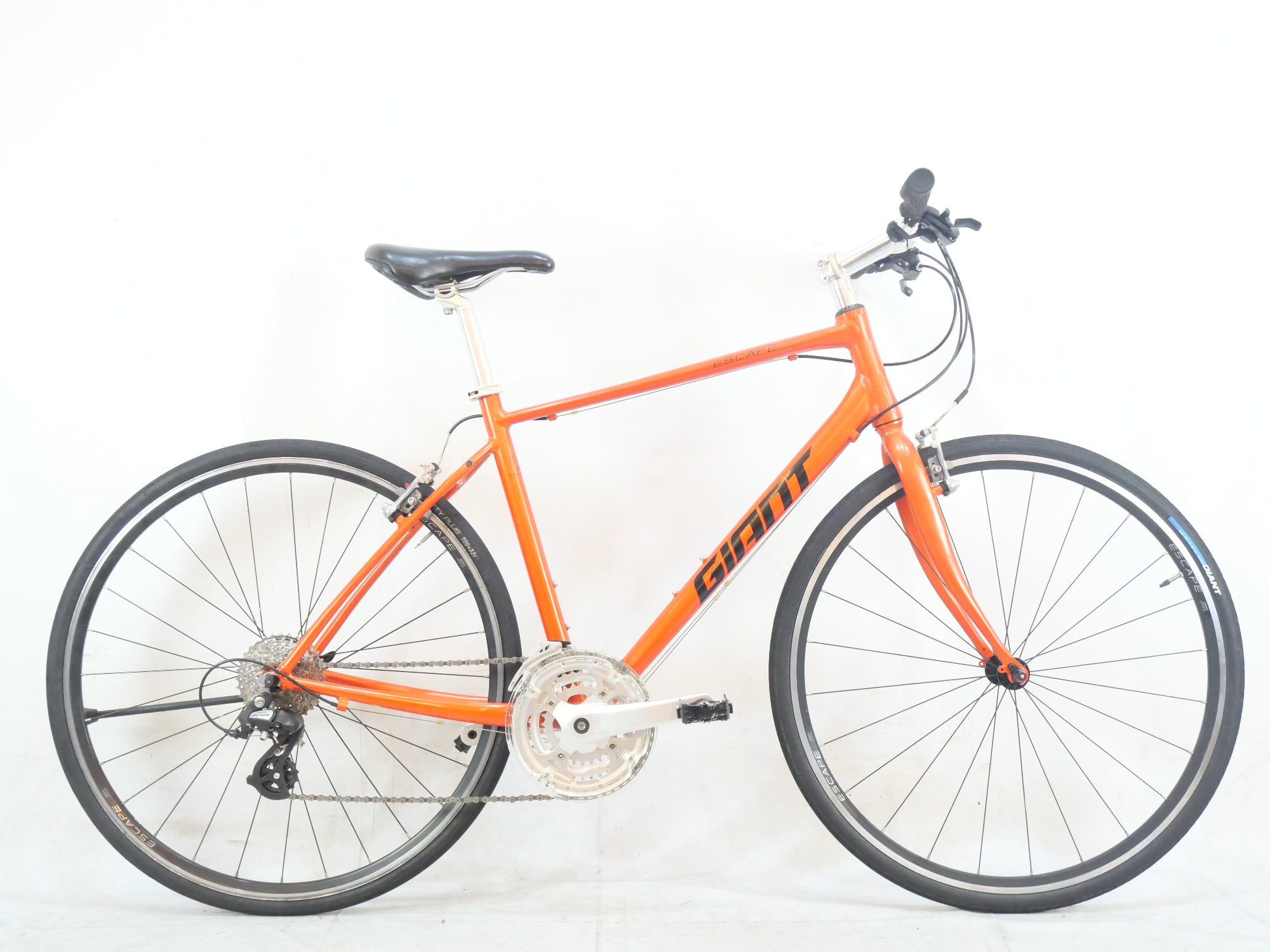 GIANT 「ジャイアント」 ESCAPE R3 LTD 2023年モデル クロス