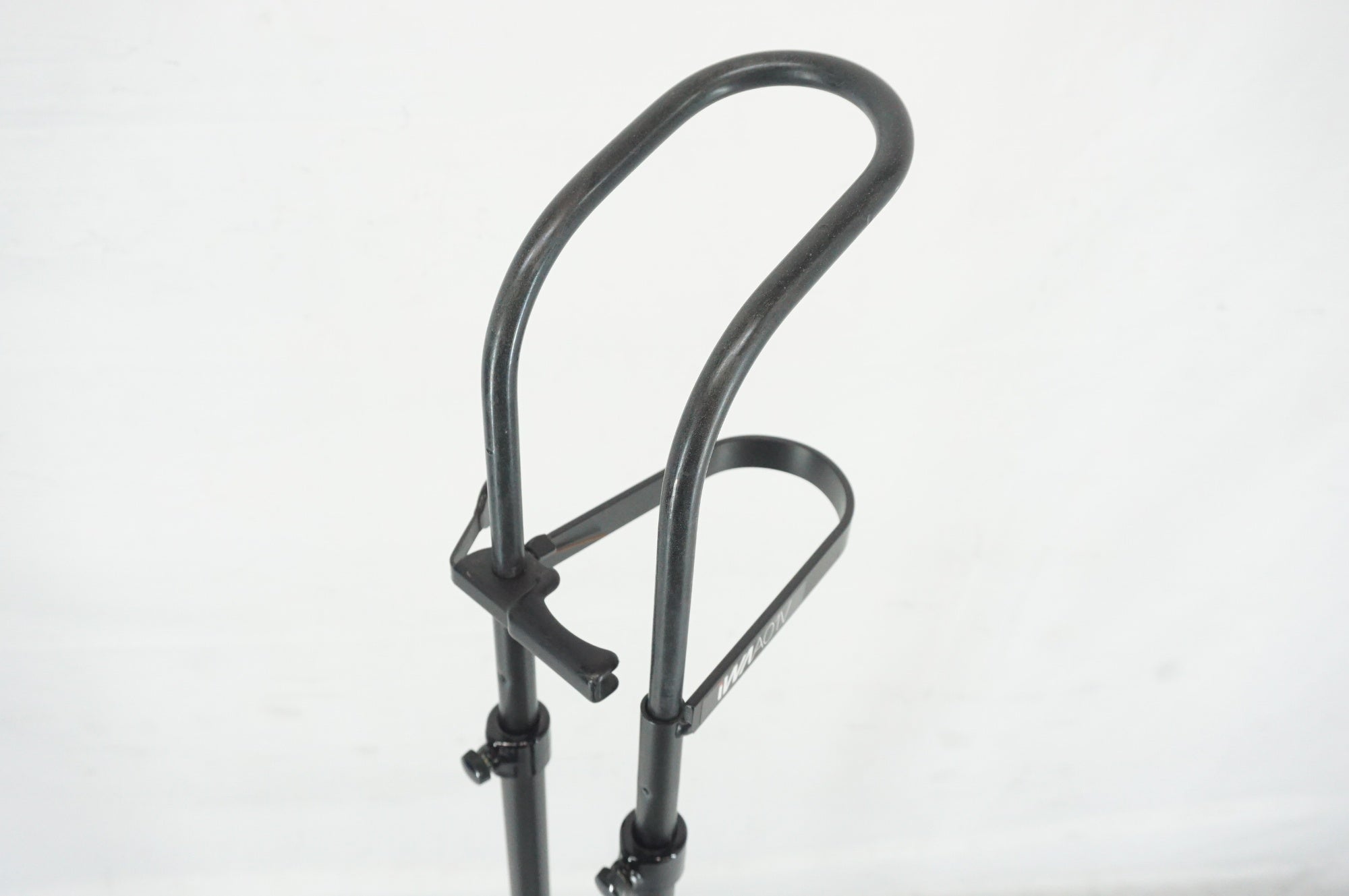 IWA 「イワ」 A01V バイクスタンド / 阪急塚口店
