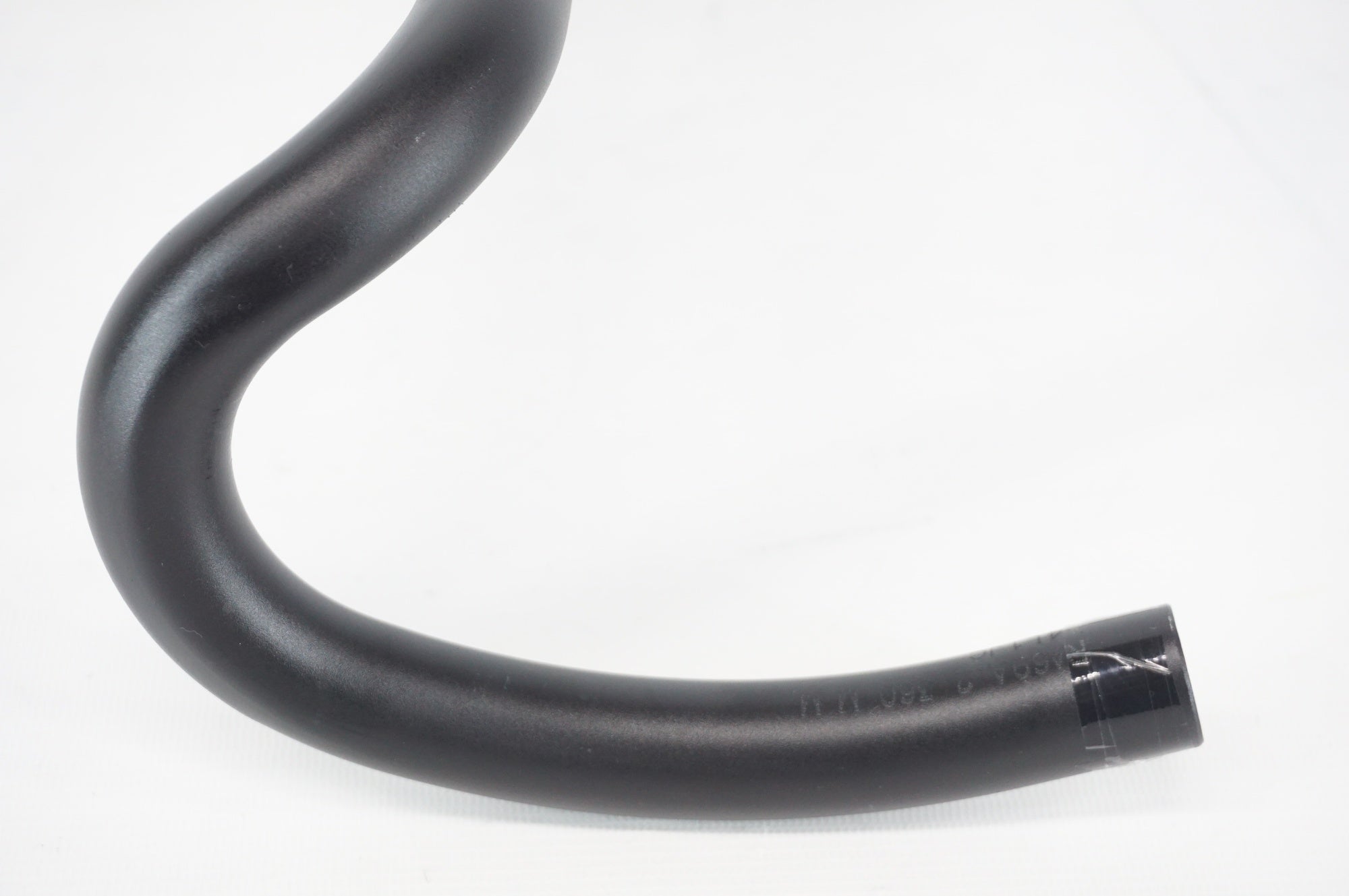 GIANT 「ジャイアント」 CONTACT Φ31.8 360mm ハンドル / 阪急塚口店