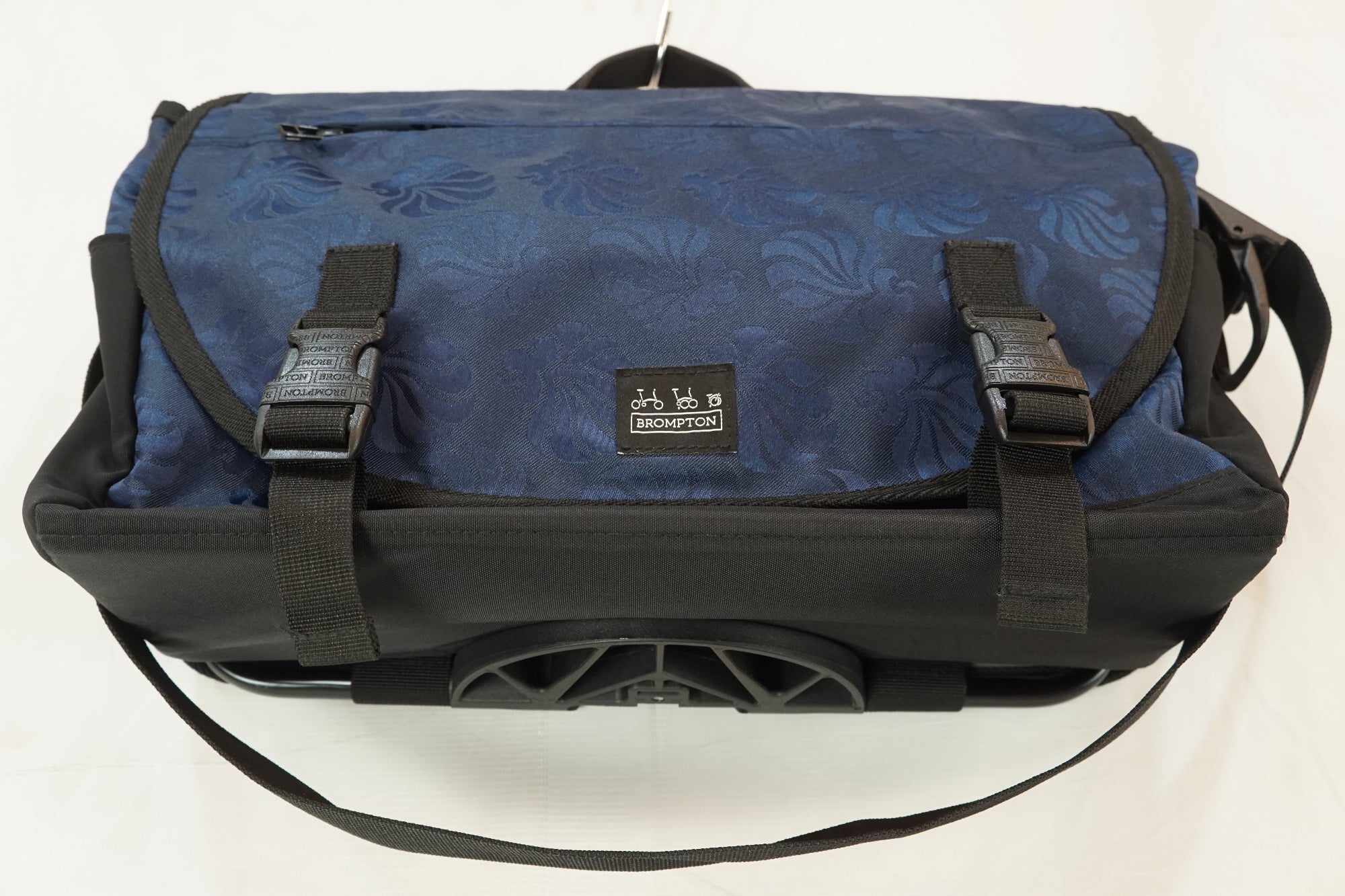 BROMPTON 「ブロンプトン」 Team GB Metro messenger bag/ バイチャリ浦和ベース