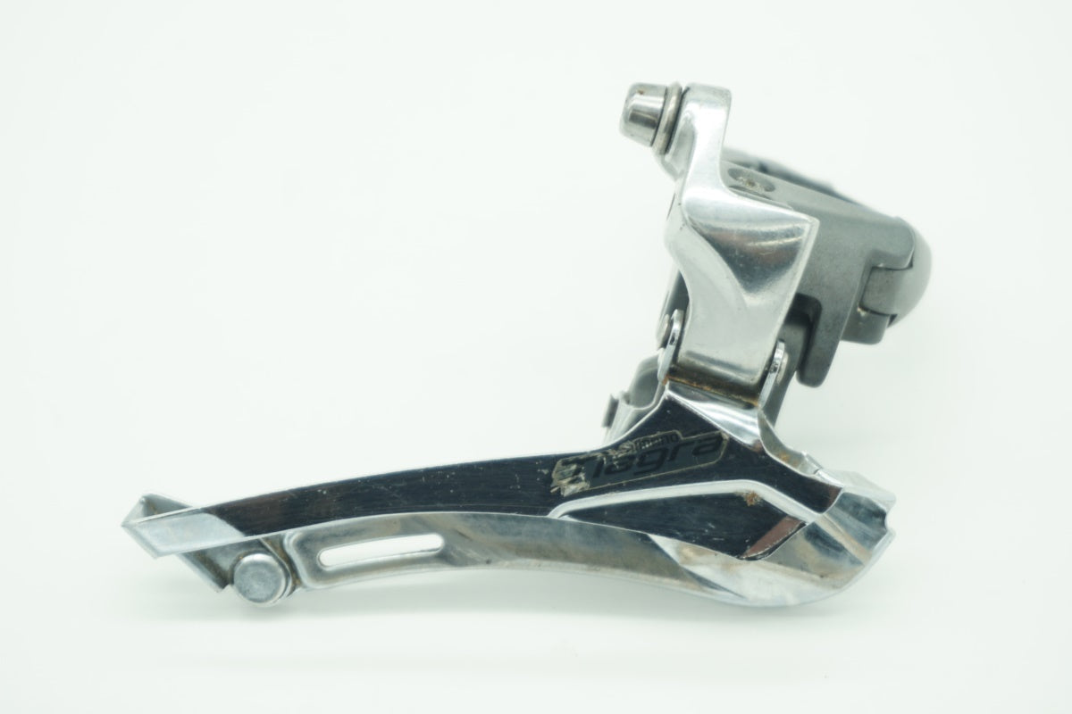 【新品未使用】シマノ フロントディレイラー Tiagra FD-4700-BＭ6 SHIMANO 「シマノ」 TIAGRA FD-4700 フロントディレイラー