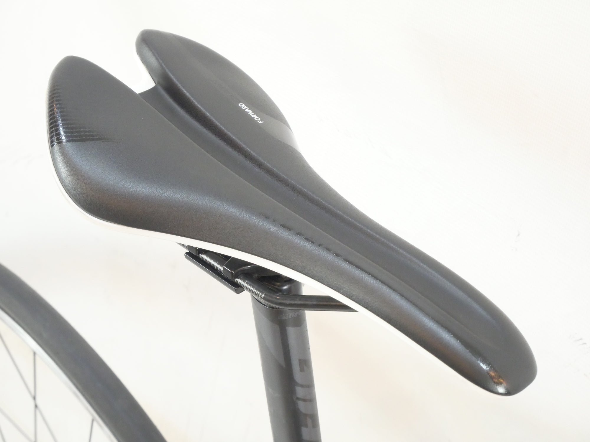 GIANT 「ジャイアント」 TCR SLR2 2018年モデル ロードバイク / バイチャリ浦和ベース