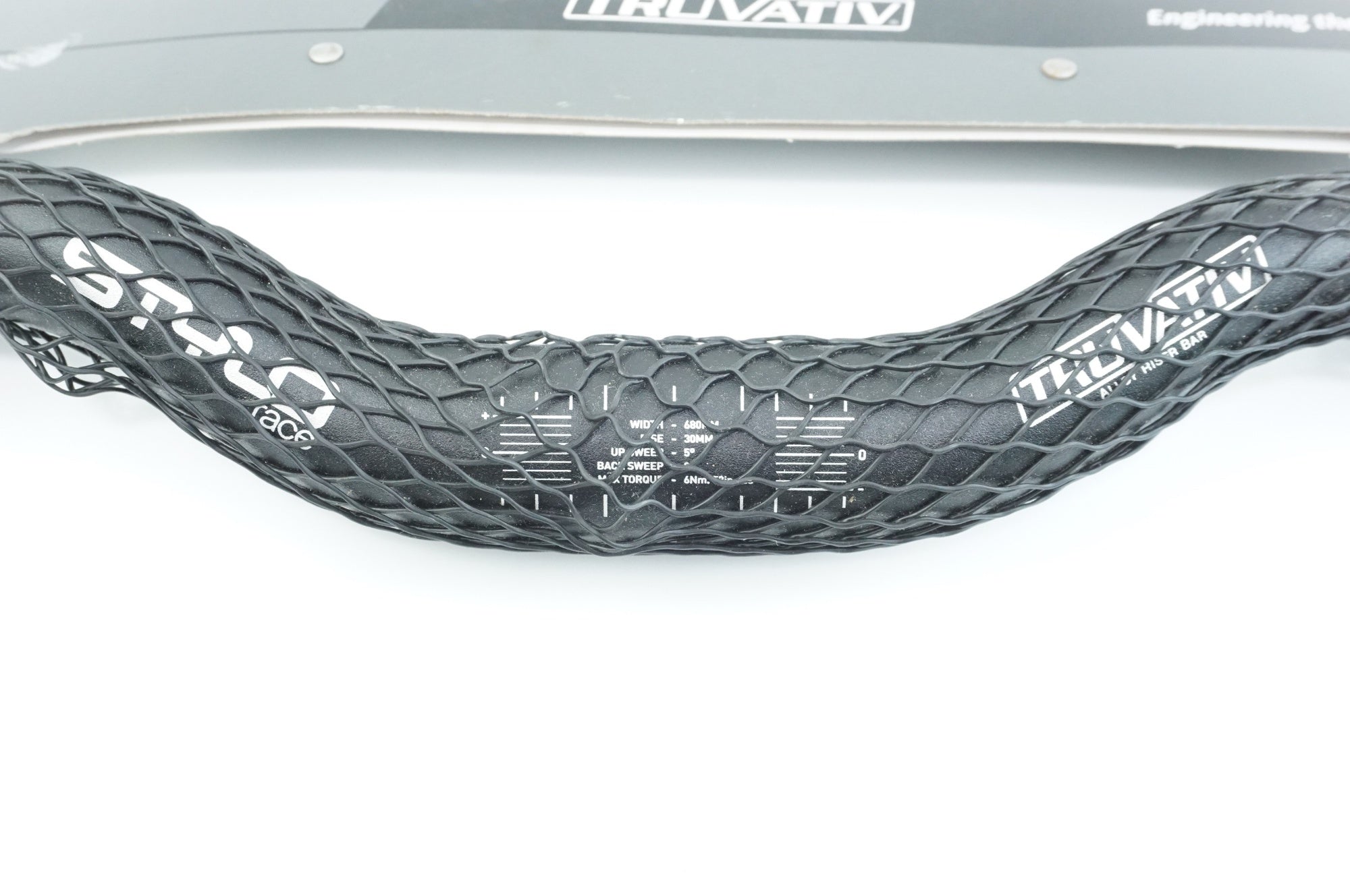 TRUVATIV 「トラバティブ」 STYLO RACE φ31.8 680mm ハンドル / 中目黒店