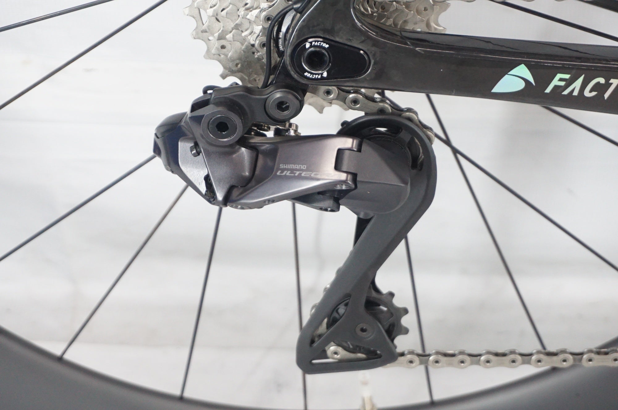 FACTOR 「ファクター」 OSTRO VAM ULTEGRA Di2 2023年モデル ロードバイク / 阪急塚口店