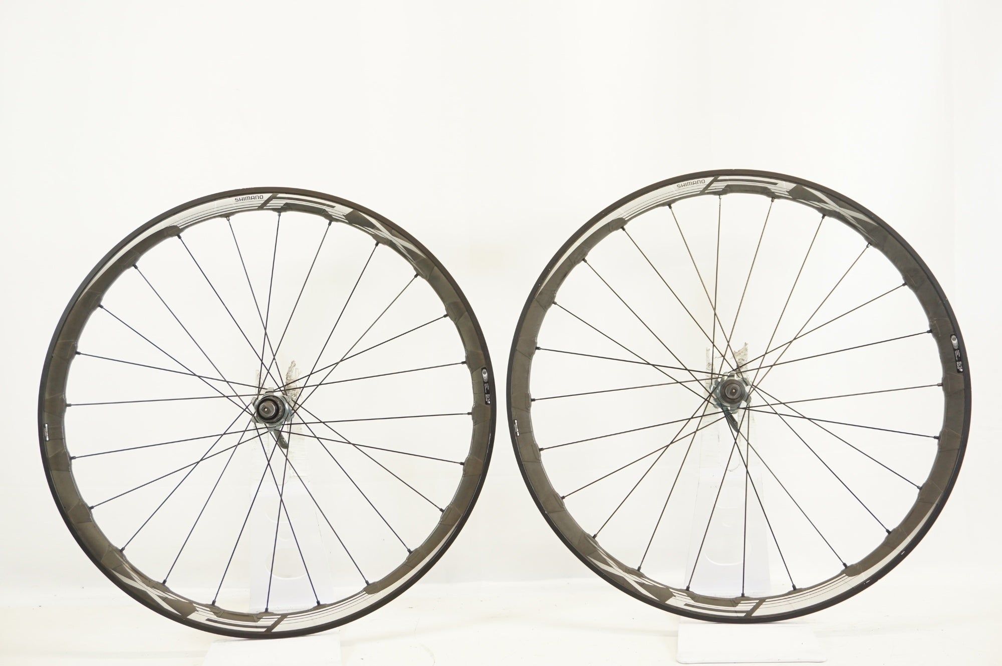 BOMAロード用　クリンチャーホイール未使用　前輪 SHIMANO（シマノ）【エアロスポーク】WH-R501-A 前後セット