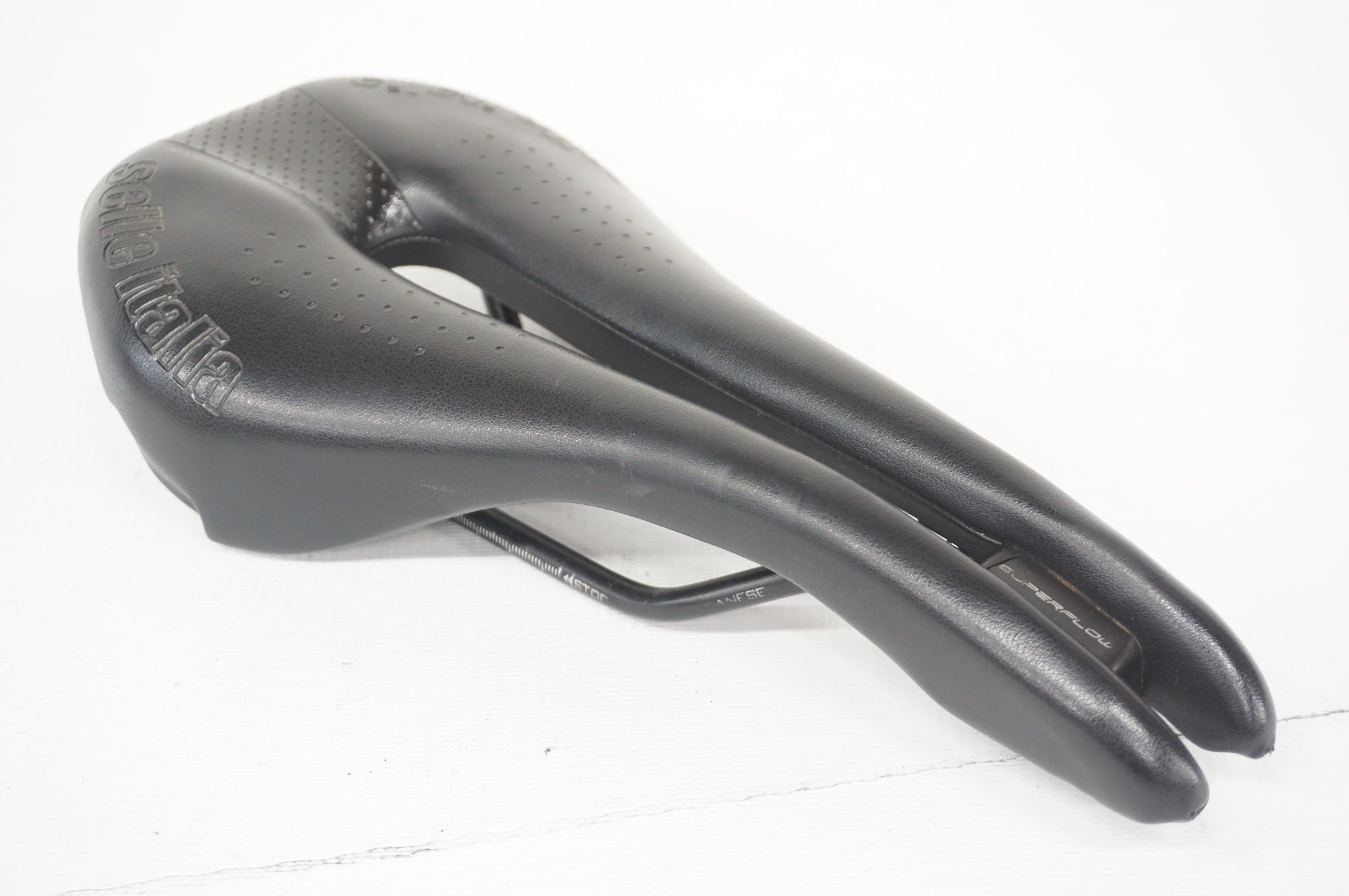 SELLE ITALIA 「セライタリア」 NOVUS ENDURANCE TM サドル