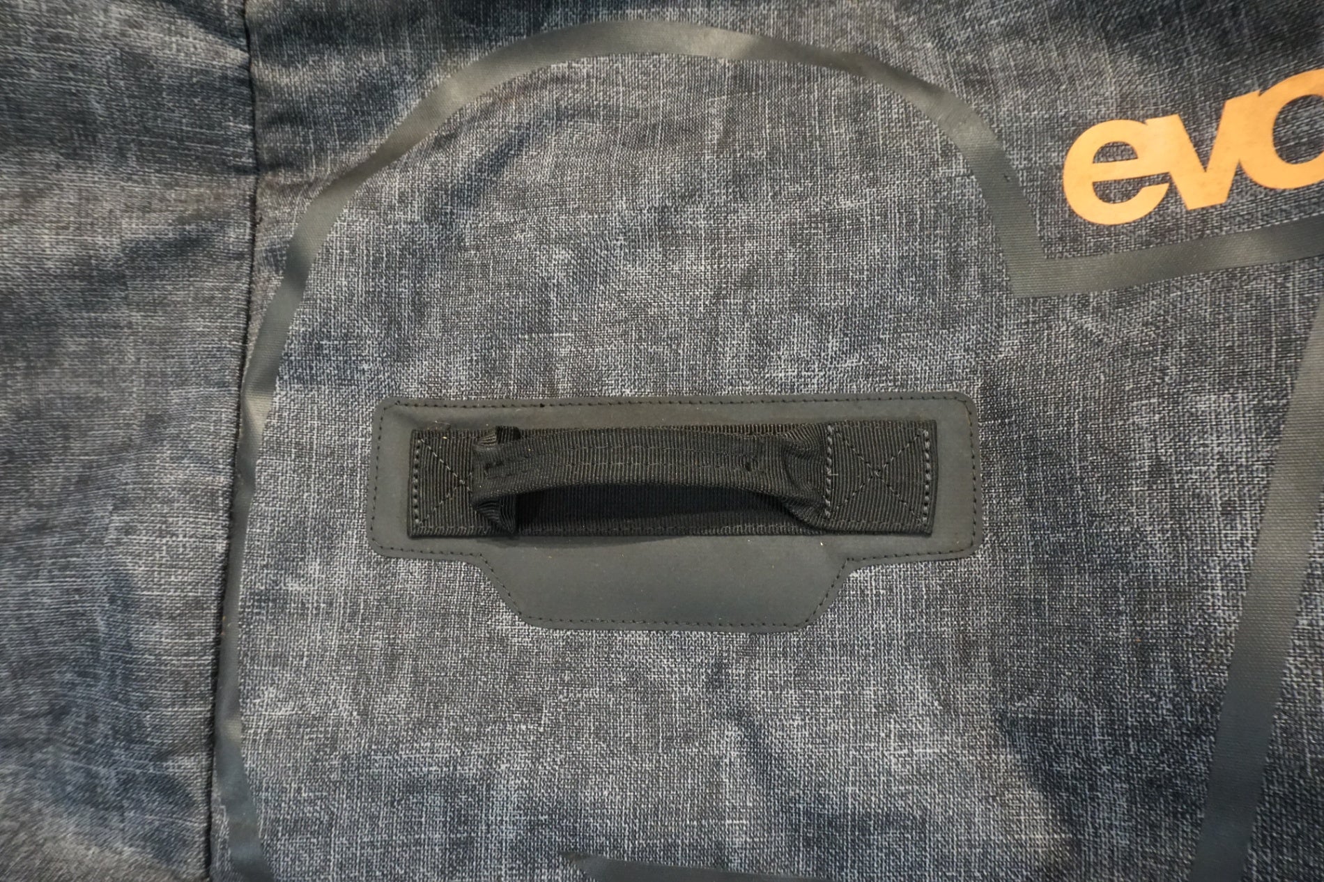 EVOC 「イーボック」 MACASKILL トラベルバッグ / 横浜戸塚店