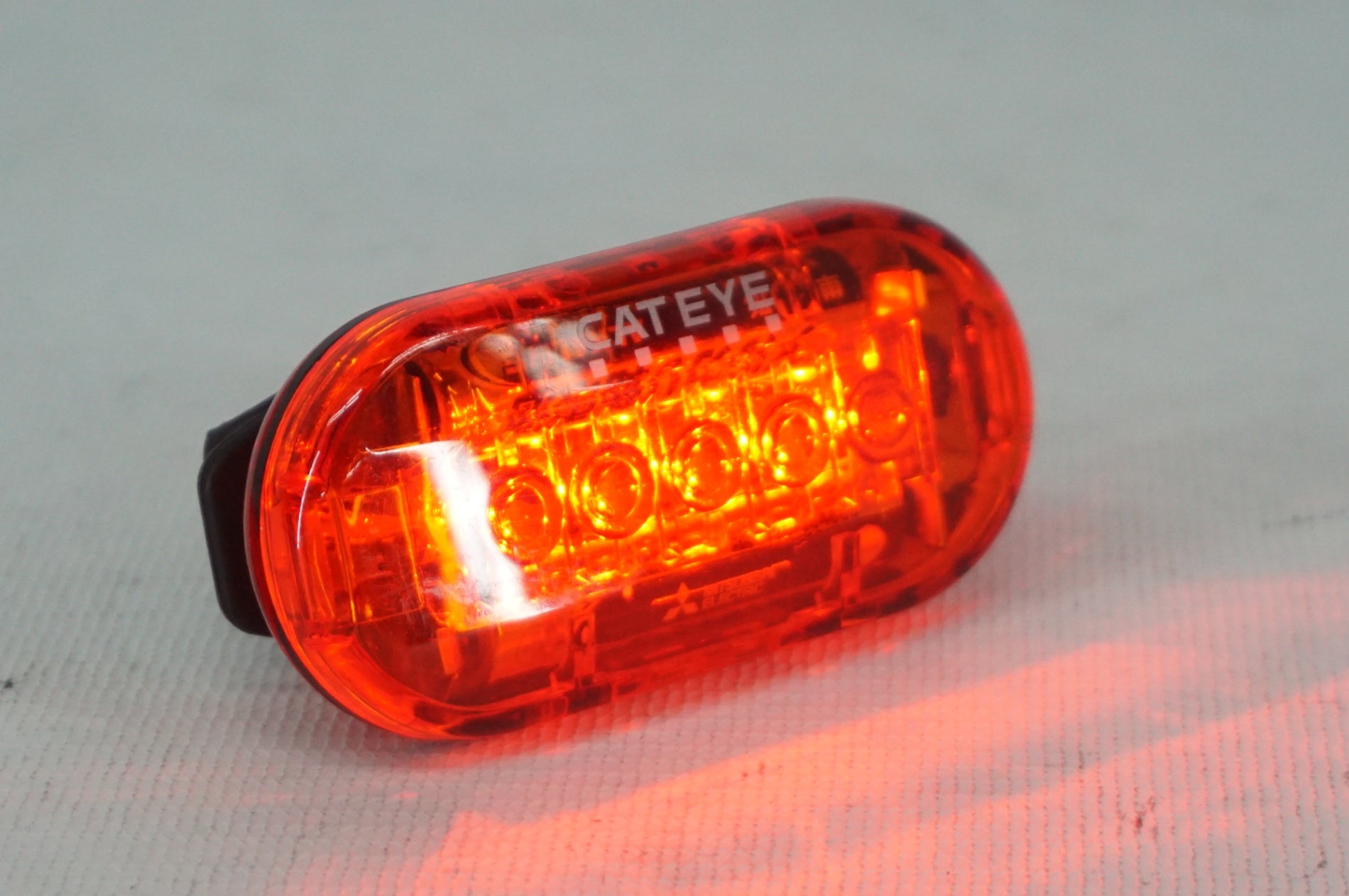 CATEYE 「キャットアイ」 TL-LD135 リアライト / 阪急塚口店