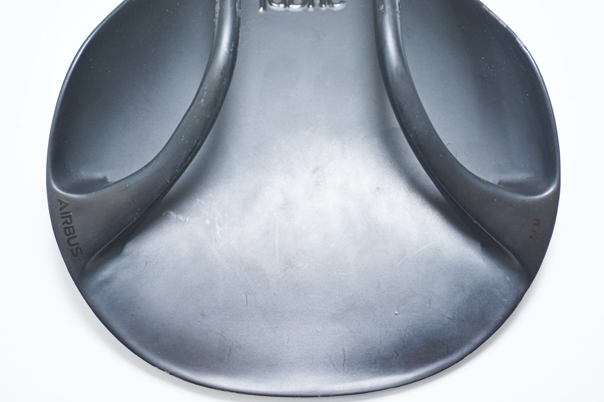 FABRIC 「ファブリック」 ALM ULTIMATE サドル / 有明ガーデン店