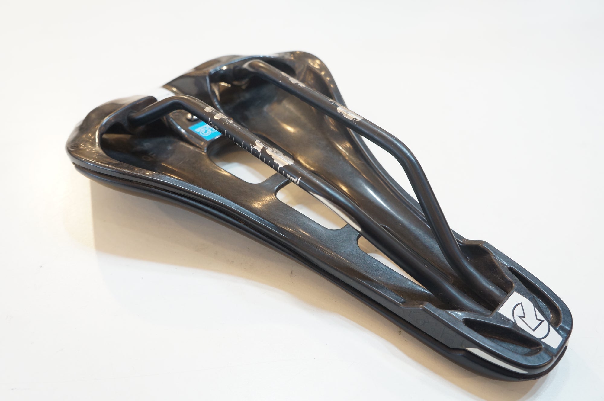 SHIMANO 「シマノ」 PRO STEALTH サドル / バイチャリ浦和ベース