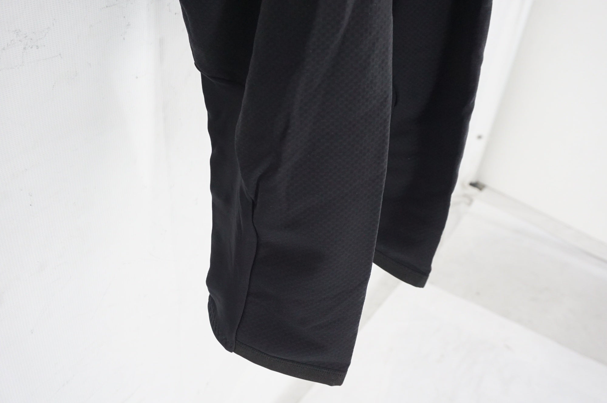 ASSOS 「アソス」 TK.TIBURU S7 Lサイズ ビブショーツ / 阪急塚口店