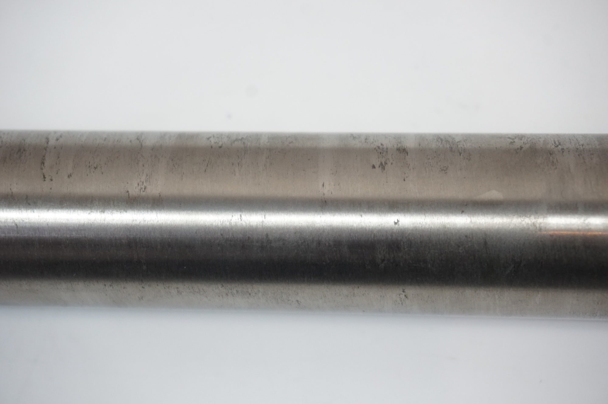 BROMPFICATION 「ブロンフィケーション」 TITANIUM φ31.8 580mm シートポスト / 世田谷店