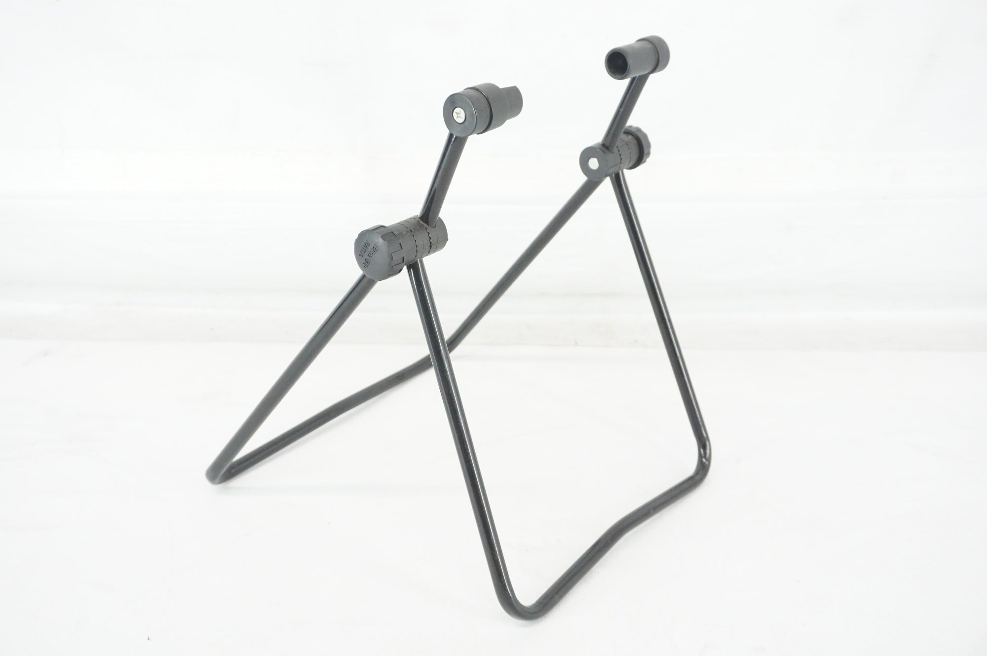 BIKEGUY 「バイクガイ」 ハブスタンド / 阪急塚口店