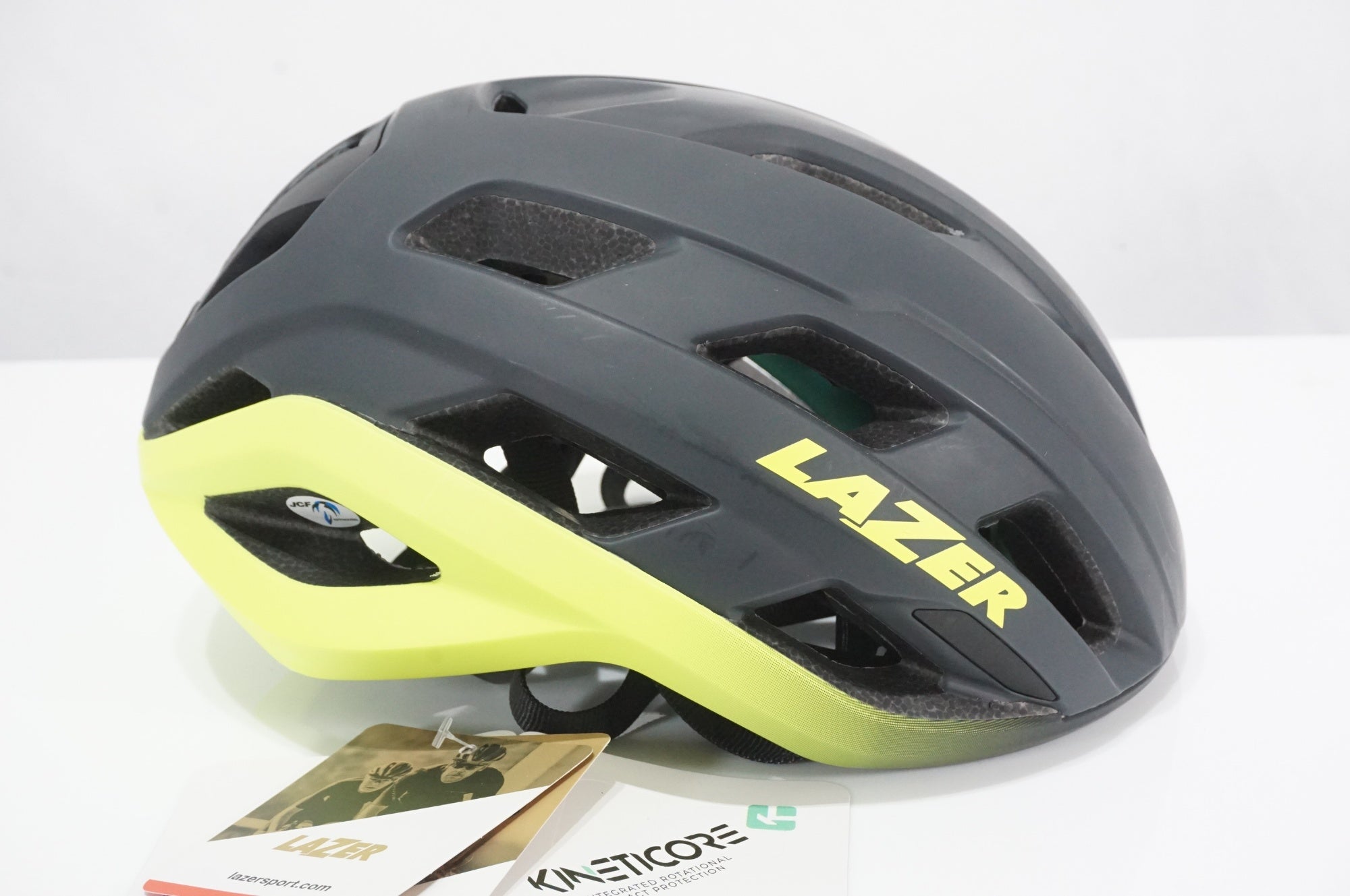 LAZER 「レイザー」 STRADA KINETICORE AF Mサイズ ヘルメット / AKIBA店