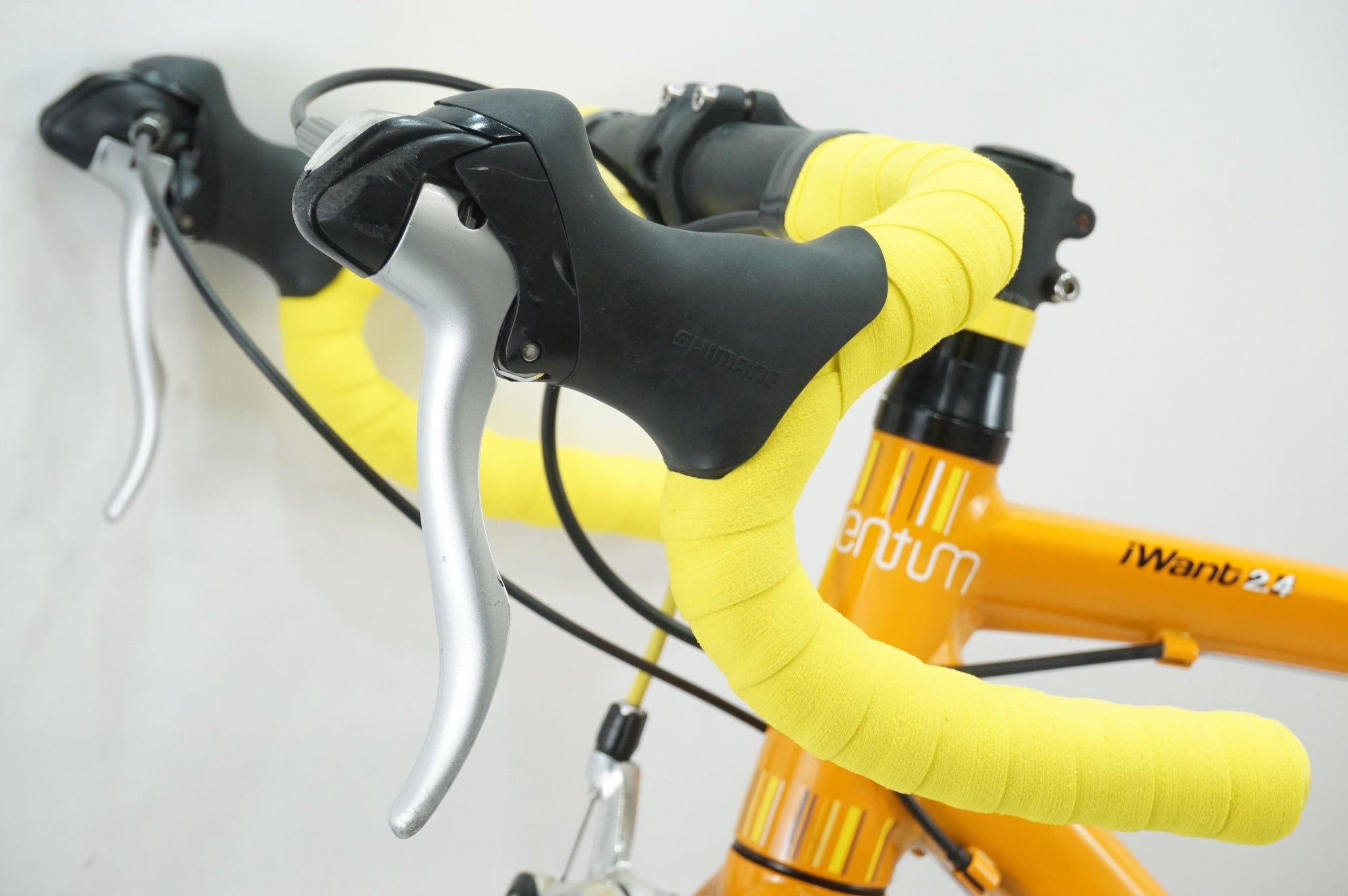 MOMENTUM 「モーメンタム」 IWANT 2.4 2014年モデル カスタム ロードバイク / 大宮店