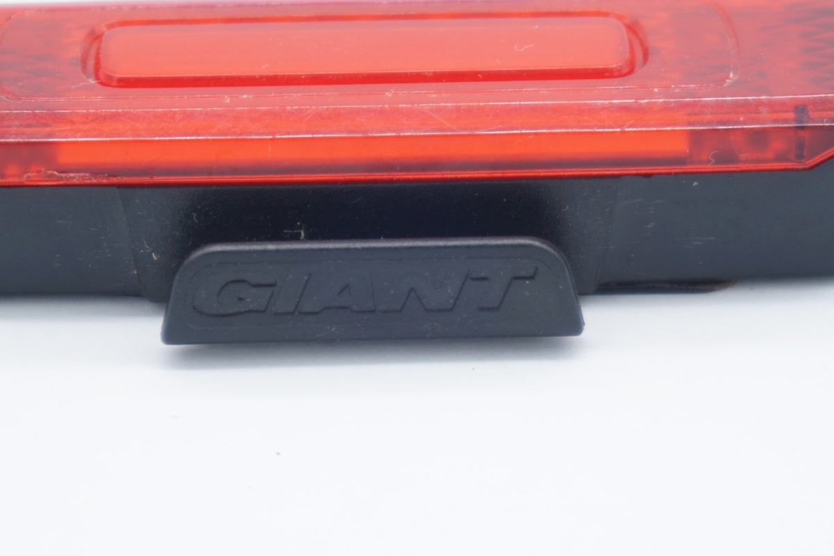GIANT 「ジャイアント」 リアライト / 滋賀大津店