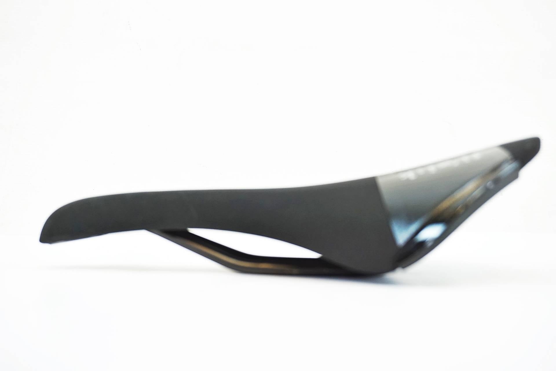 FIZIK 「フィジーク」 ALIANTE R3 サドル / 有明ガーデン店