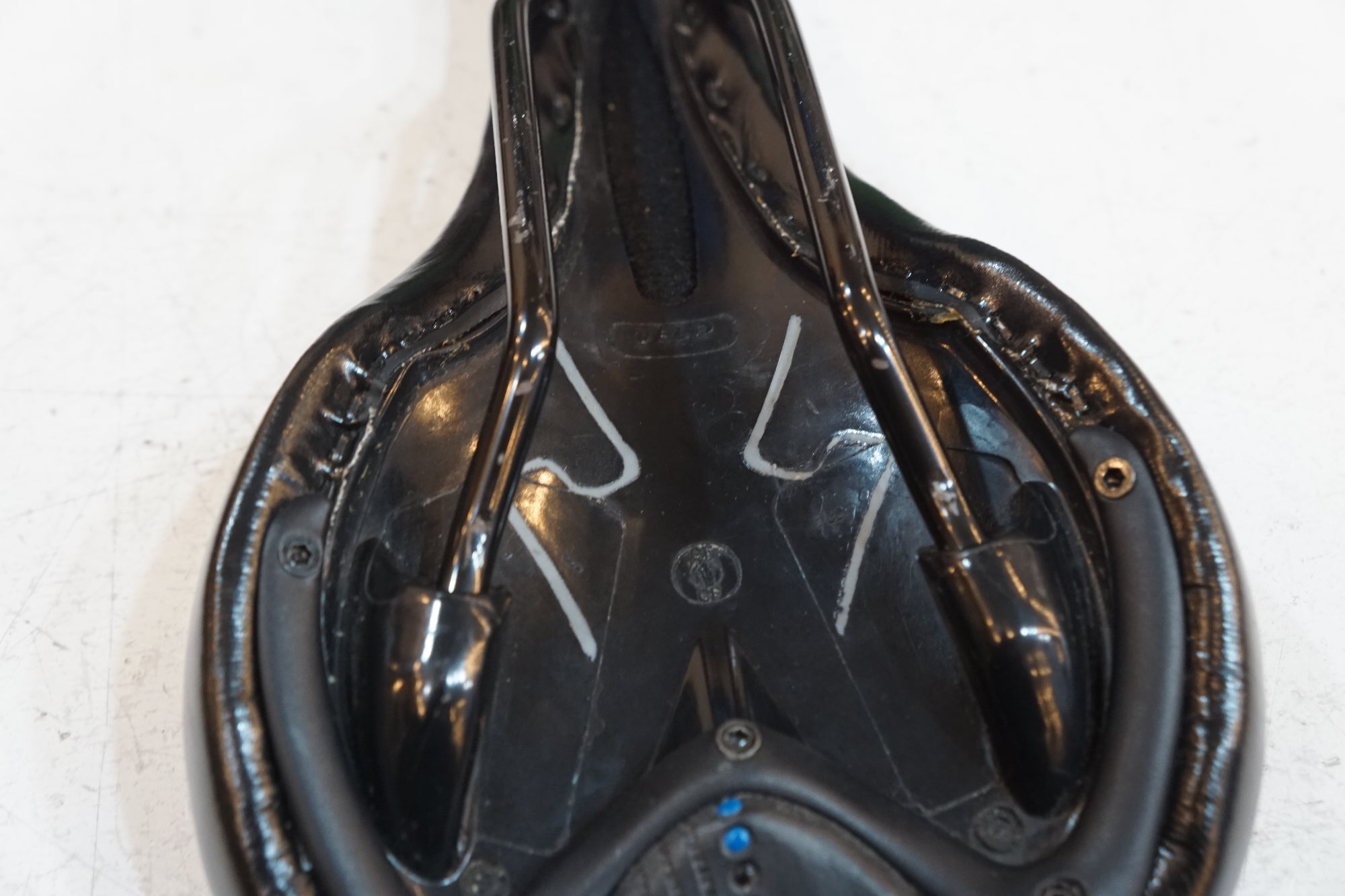 VELO 「ベロ」 CANNONDALE サドル / バイチャリ浦和ベース