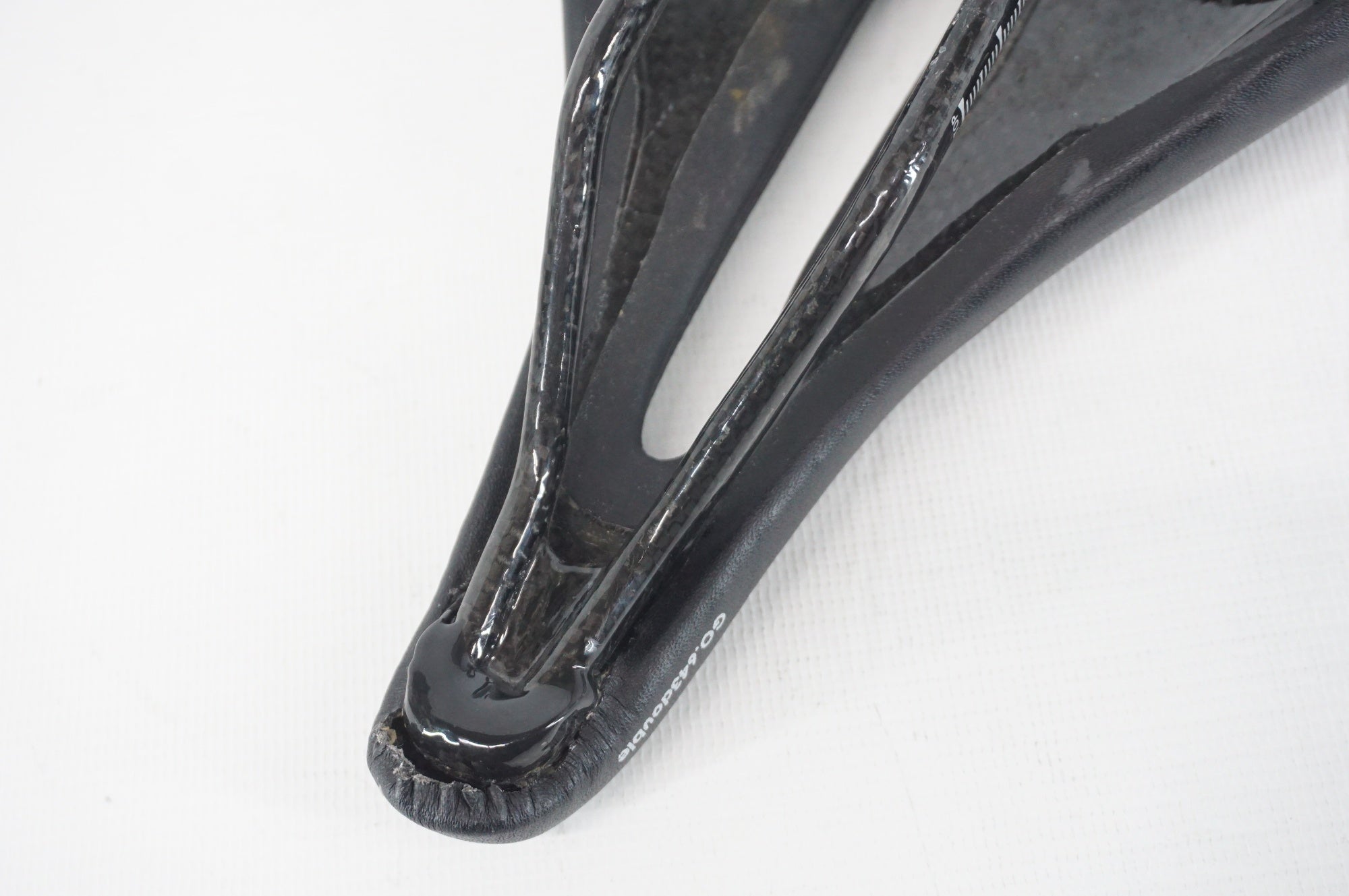 GORIX 「ゴリックス」 GO.643DOUBLE カーボン サドル / 阪急塚口店