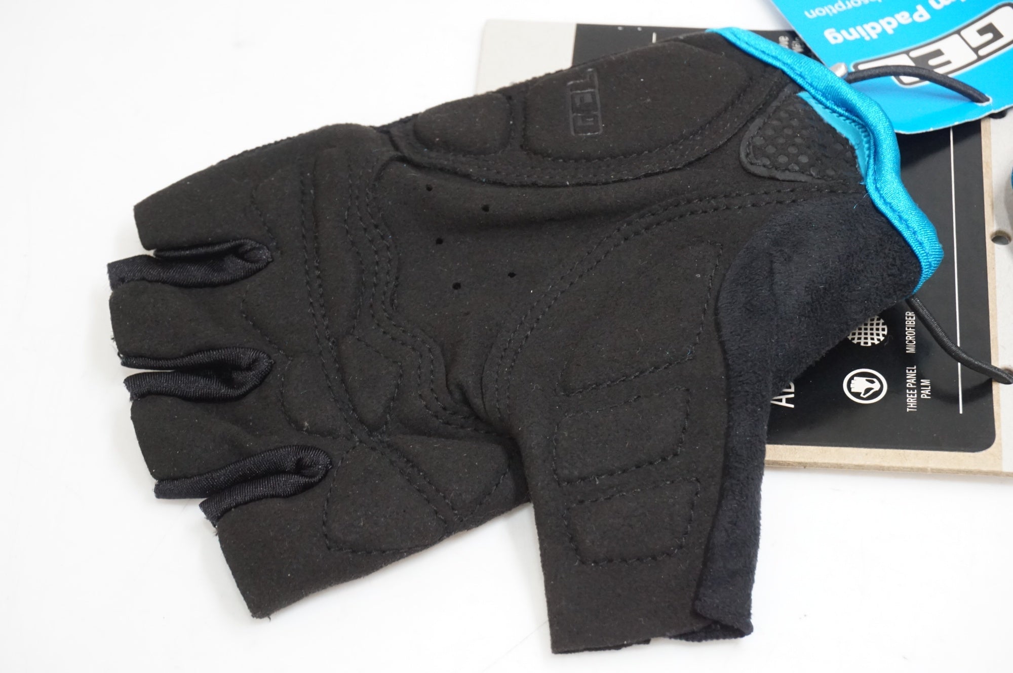 GIRO 「ジロ」 BRAVO GEL Mサイズ グローブ / 大宮店