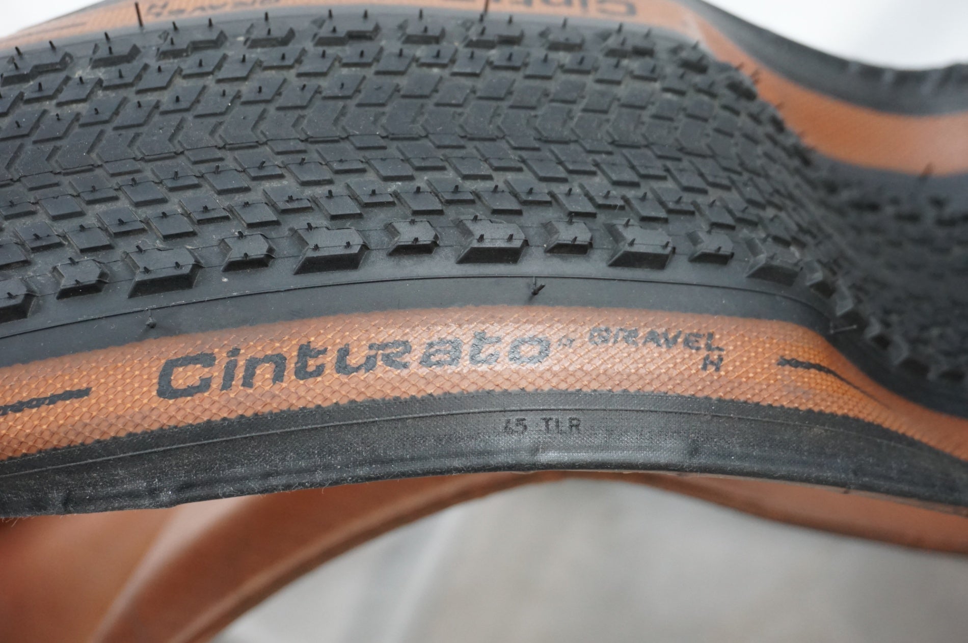 PIRELLI 「ピレリ」 CINTURATO GRAVEL H 27.5x1.8 タイヤ / 川越店