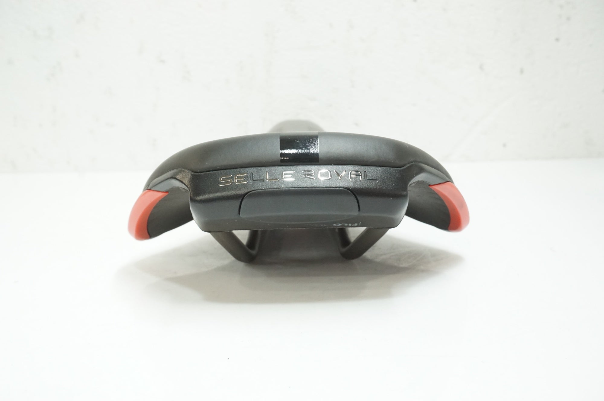 SELLE ROYAL 「セラロイヤル」 ASPHALT サドル / 大宮店