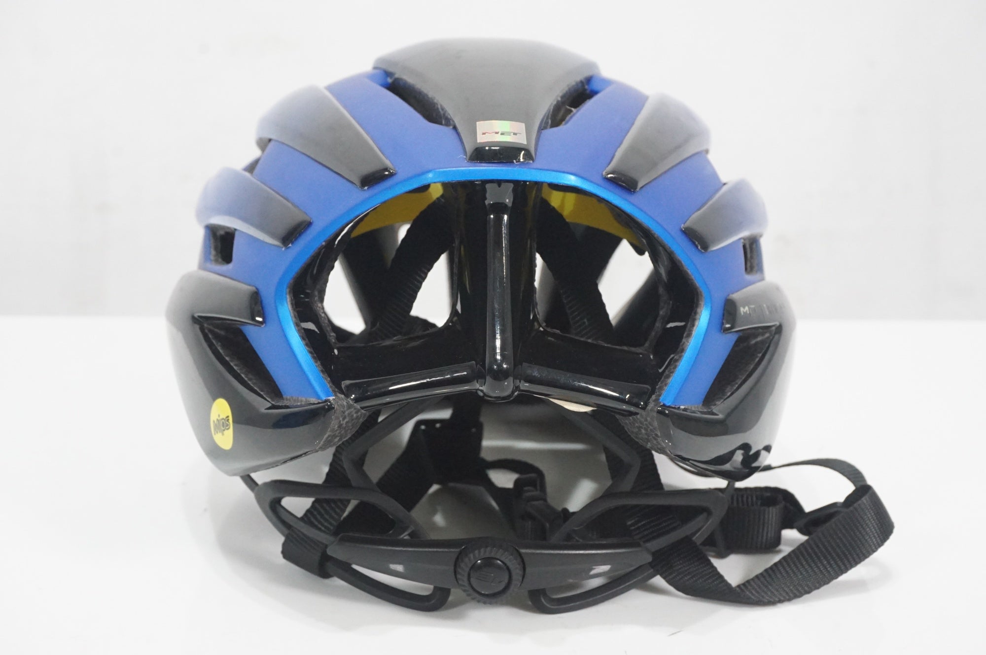 MET 「メット」 M126 TRENTA MIPS Mサイズ 56-58cm ヘルメット / AKIBA店