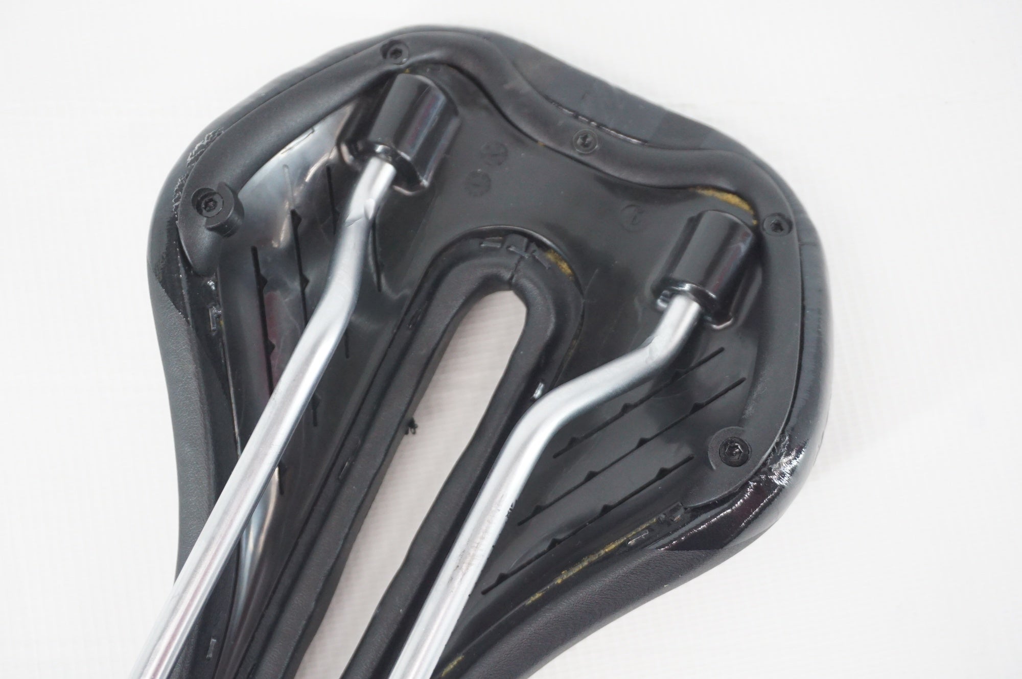 BONTRAGER 「ボントレガー」 MONTROSE COMP サドル / 阪急塚口店