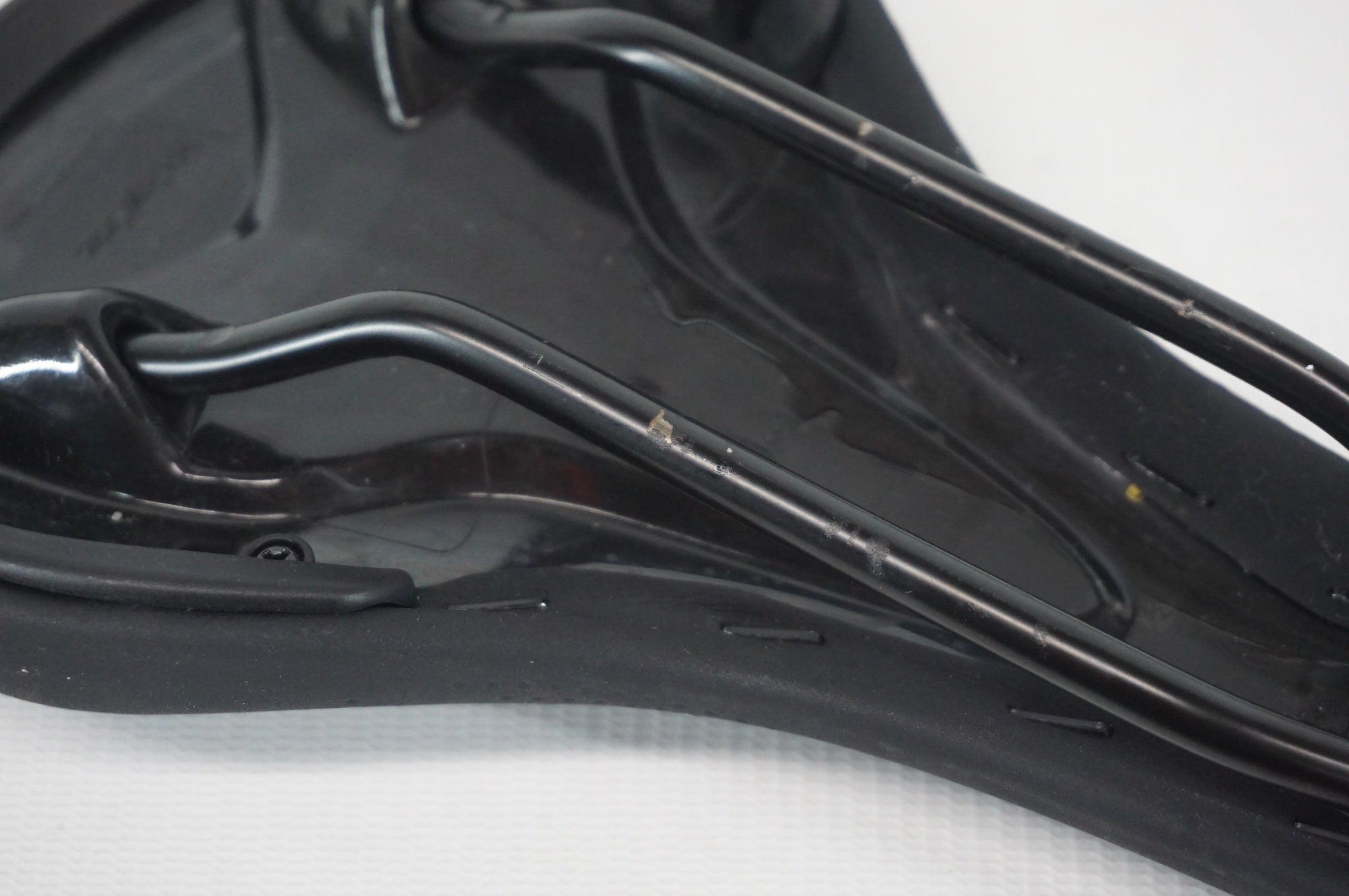 SELLE ROYAL 「セラロイヤル」 CANNONDALE サドル / 阪急塚口店