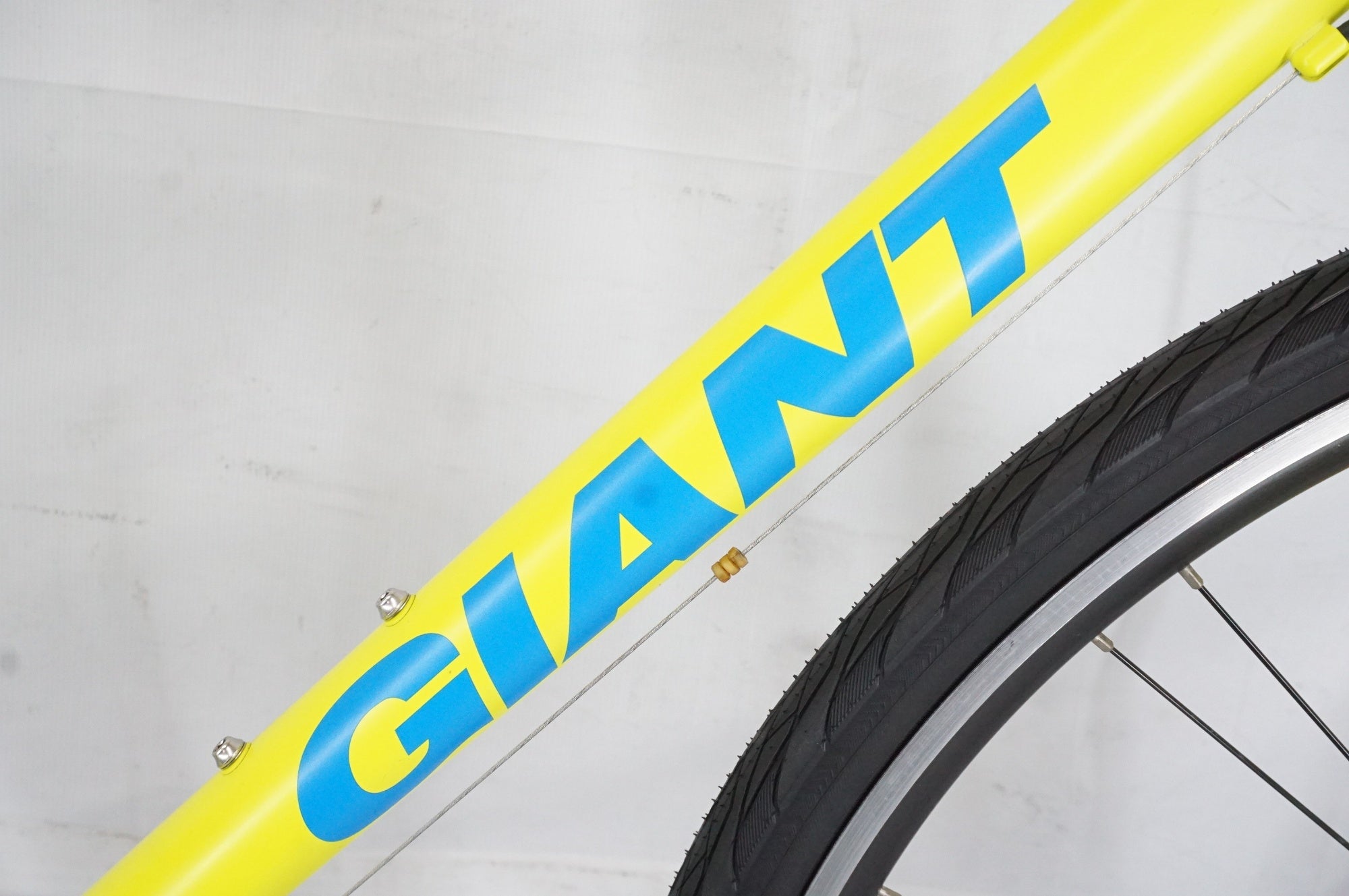 GIANT 「ジャイアント」 ESCAPE R3 2018年モデル クロスバイク / 阪急塚口店