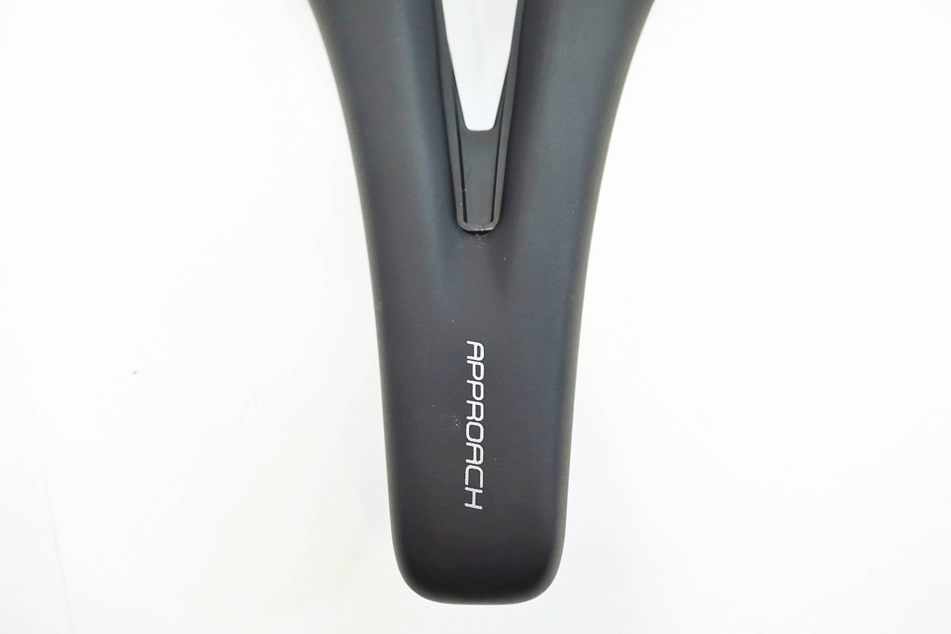 GIANT 「ジャイアント」 APPROACH サドル / 有明ガーデン店