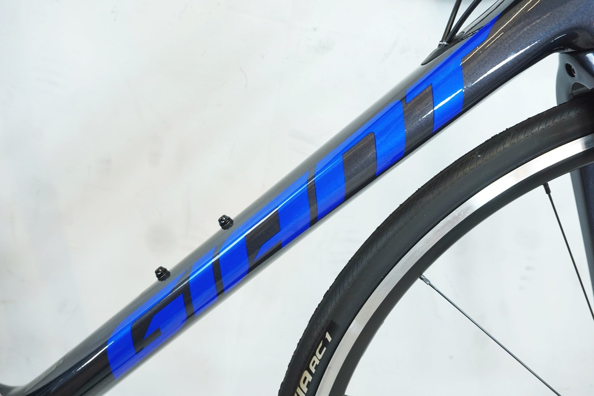 GIANT 「ジャイアント」 TCR ADVANCED 2 KOM 2023年モデル ロードバイク / 有明ガーデン店