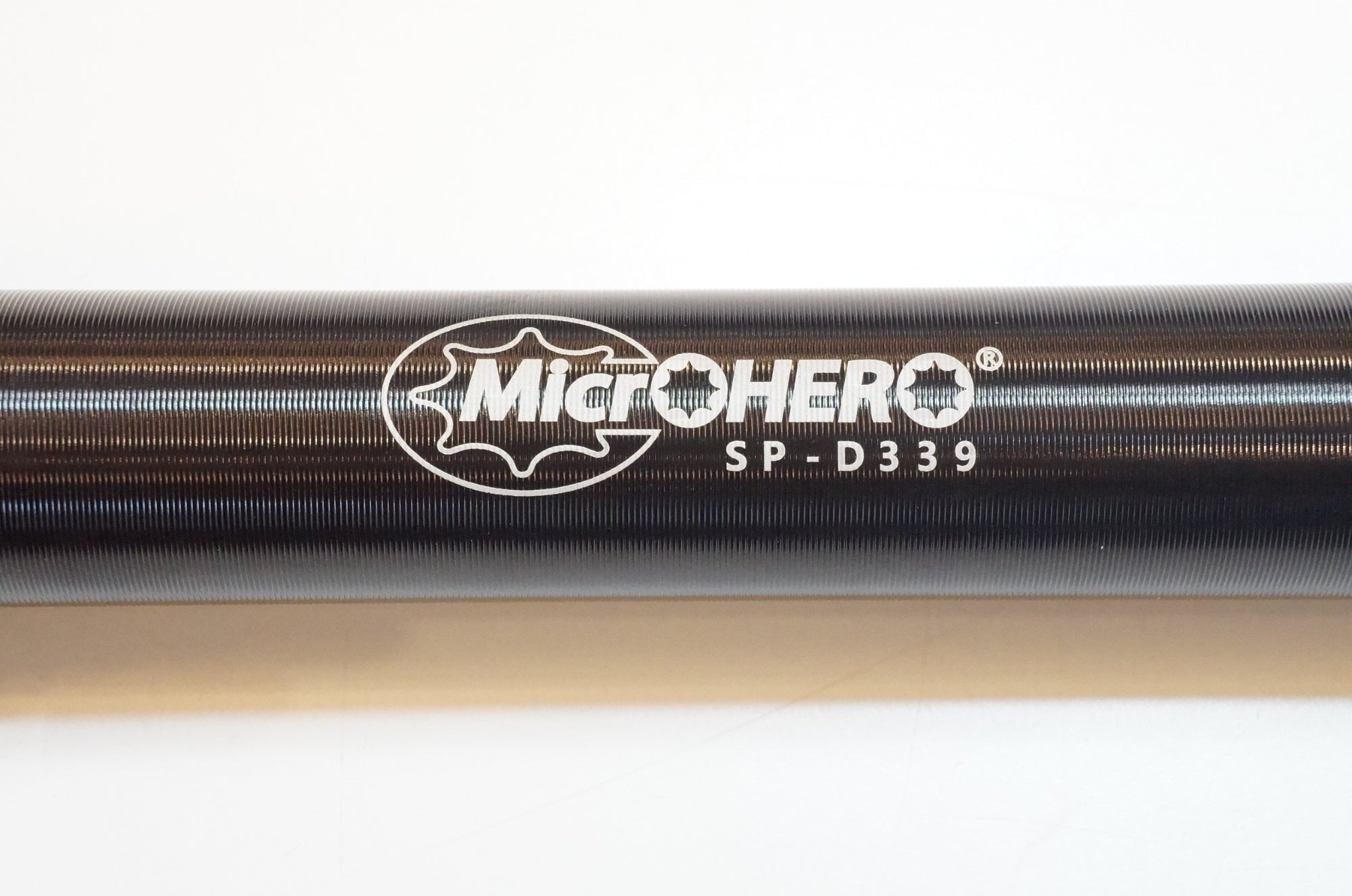 MICROHERO 「マイクロヒーロー」 SP-D339 600mm φ33.9 シートポスト / バイチャリ浦和ベース