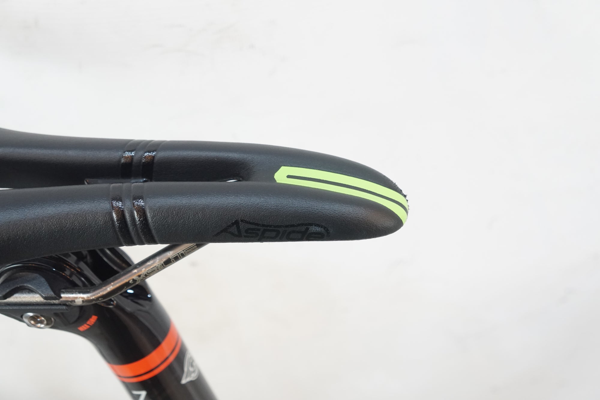 CINELLI 「チネリ」 VELTRIX 2018年モデル ロードバイク / バイチャリ浦和ベース