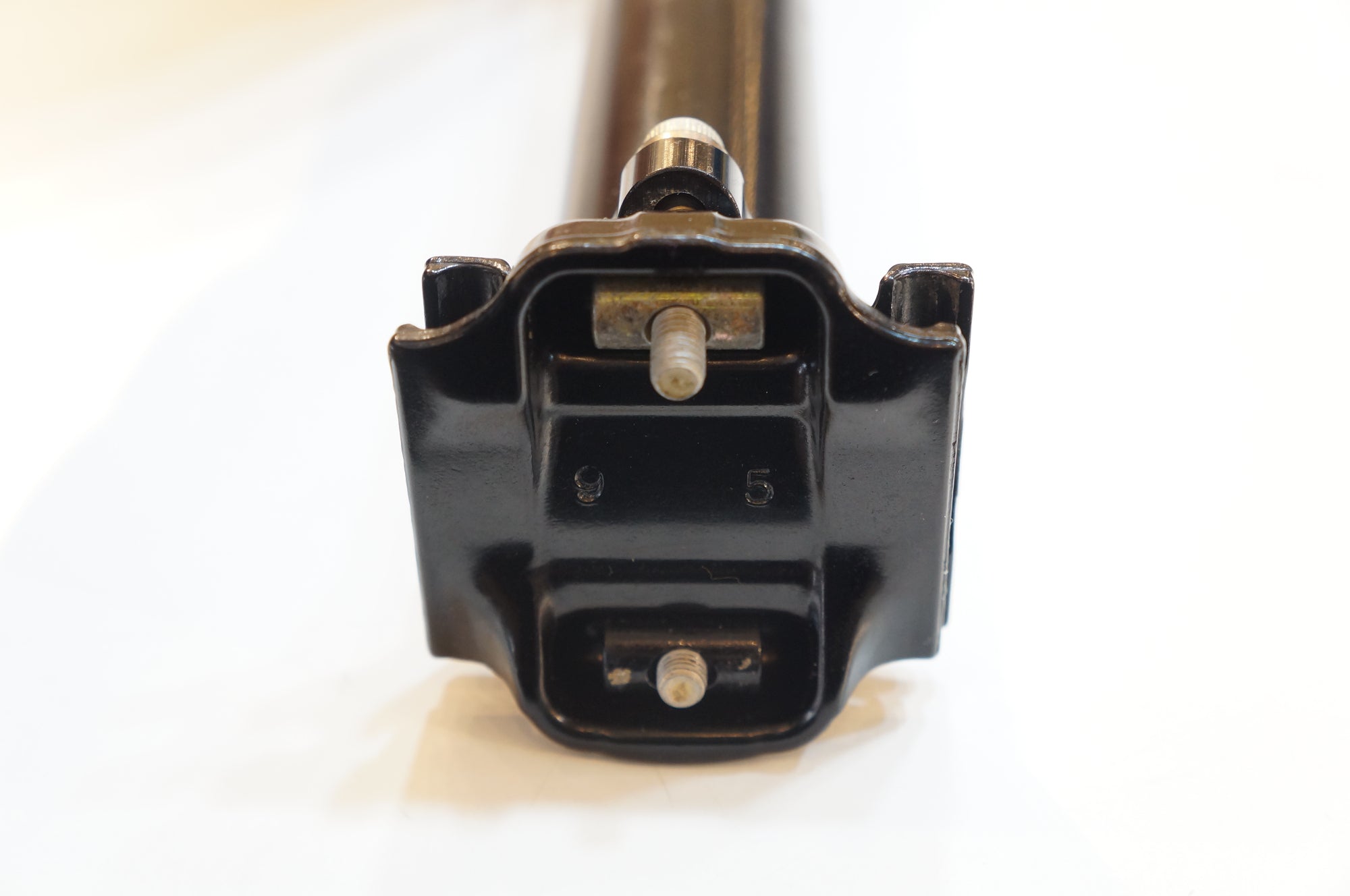 THOMSON 「トムソン」 ELITE φ30.9 305mm シートポスト / バイチャリ浦和ベース