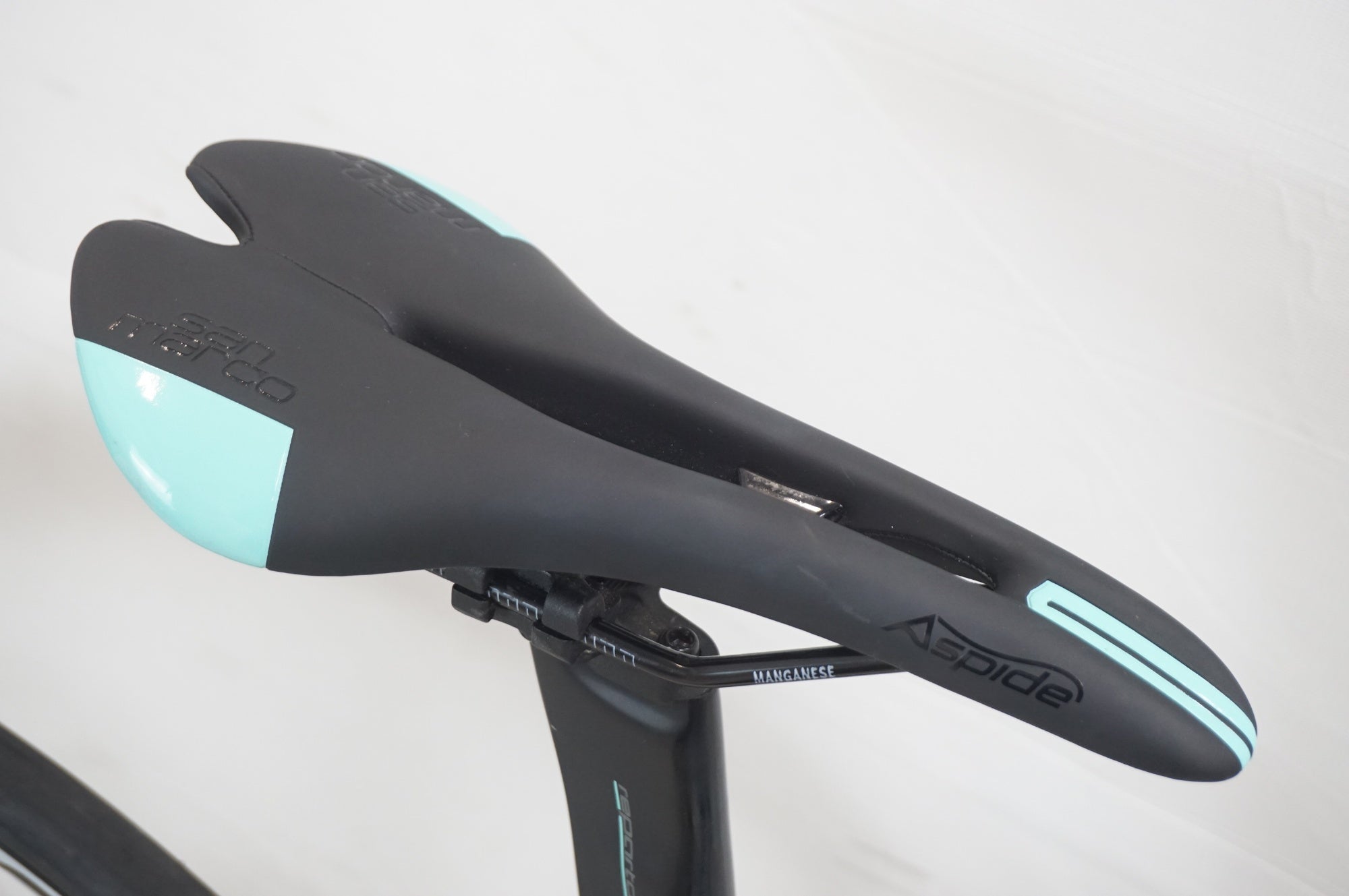 BIANCHI 「ビアンキ」 OLTRE XR3 DISC 105 2019年モデル ロードバイク / 福岡店