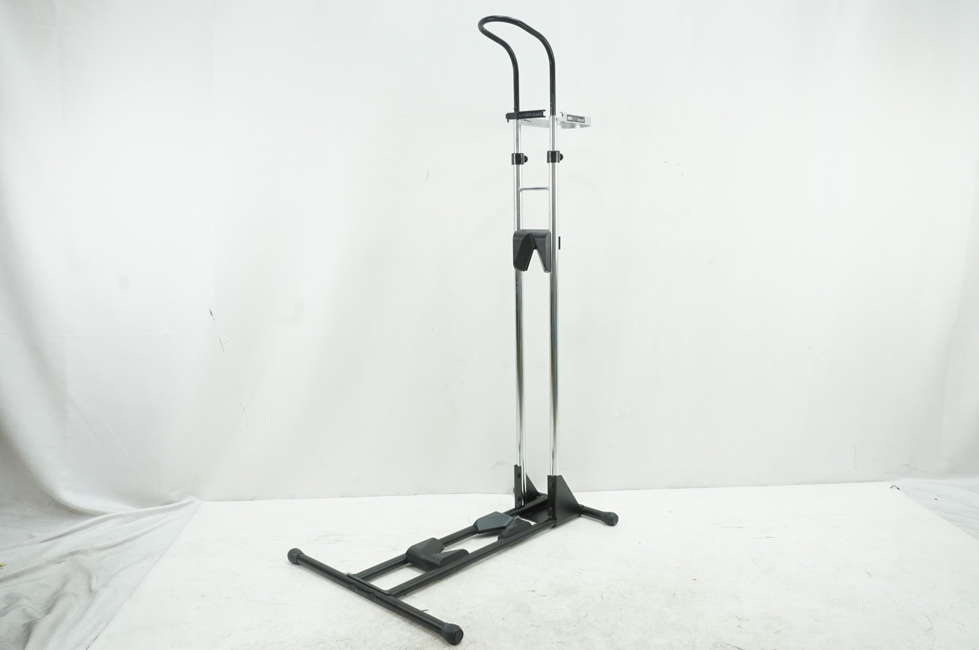 IWA 「アイダブルエー」 A01V SPECIAL ディスプレイスタンド / 大宮店