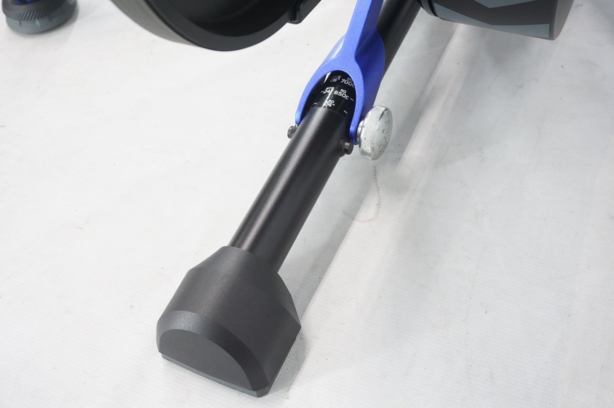 WAHOO 「ワフー」 KICKR V5 サイクルトレーナー / 阪急塚口店