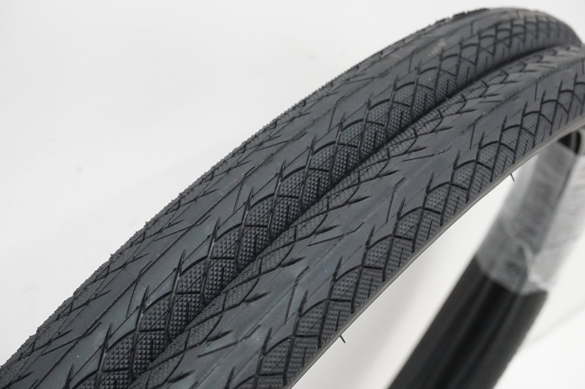 KENDA 「ケンダ」 700×38C-28C-1 5/8×1 1/2 タイヤチューブセット / 大宮店