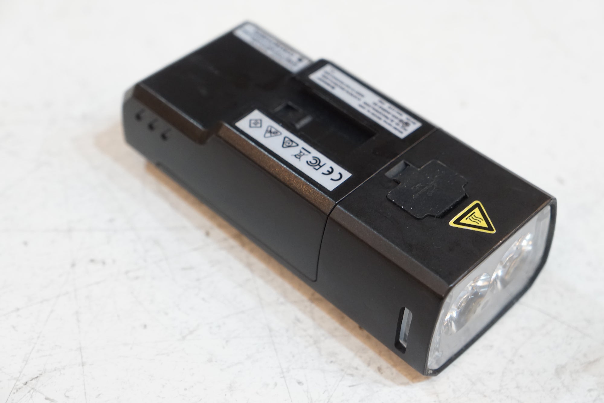 RECON 「リーコン」 HL 1600 フロントライト / バイチャリ浦和ベース